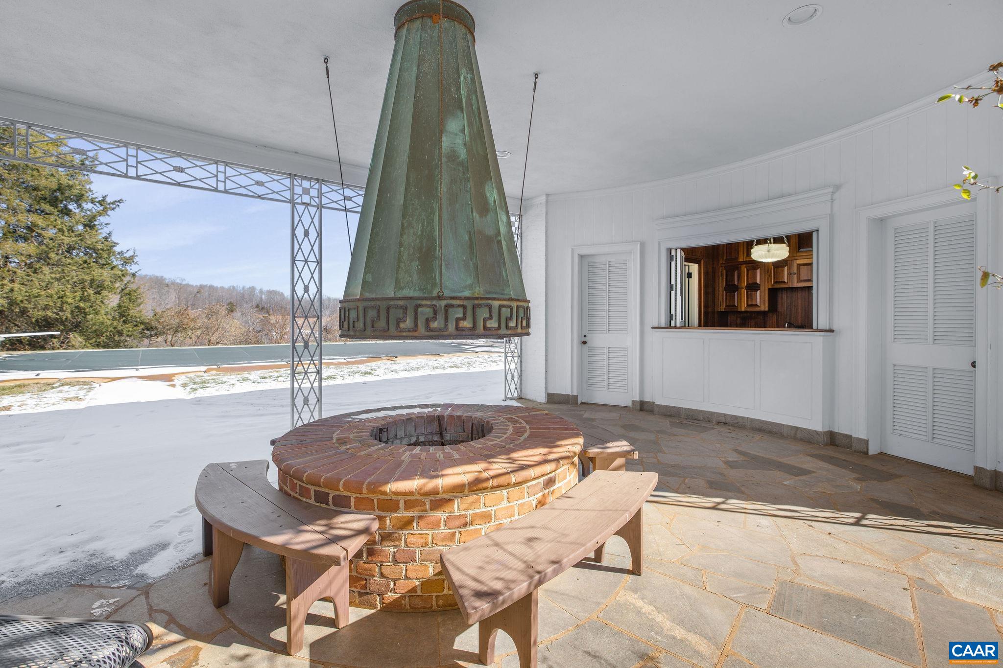8199 Scottland Farm