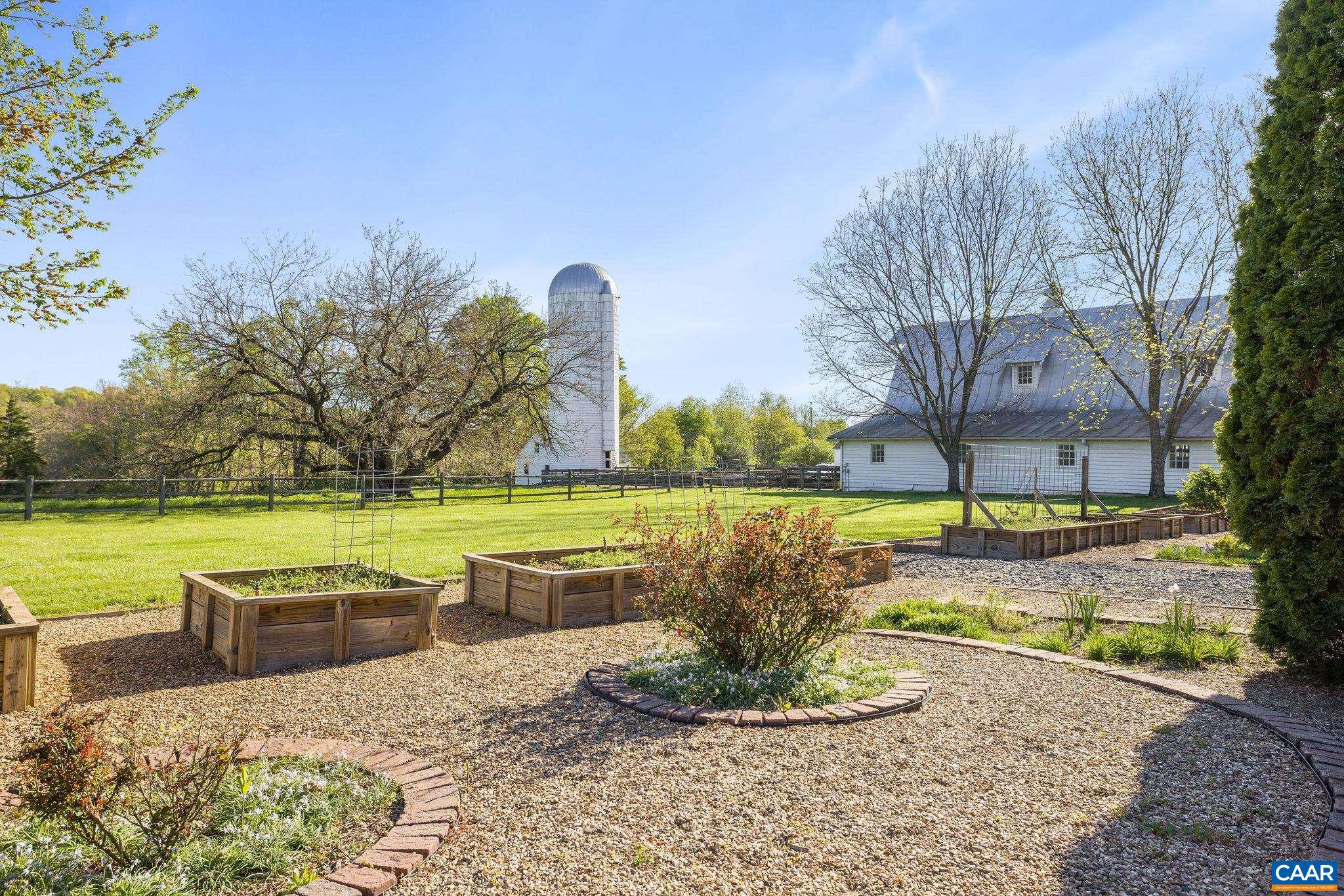 8199 Scottland Farm