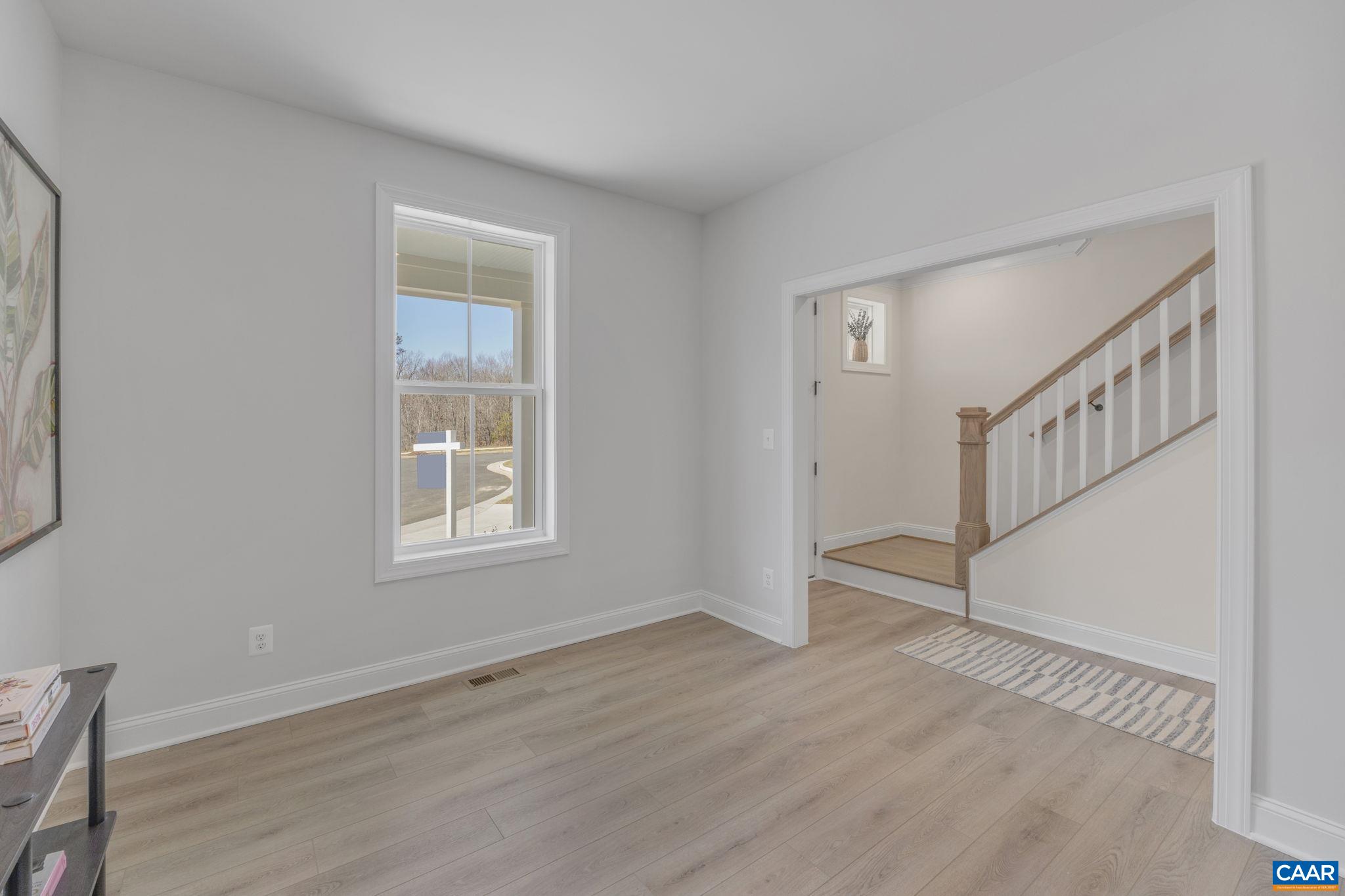 1222 LACONIA LN