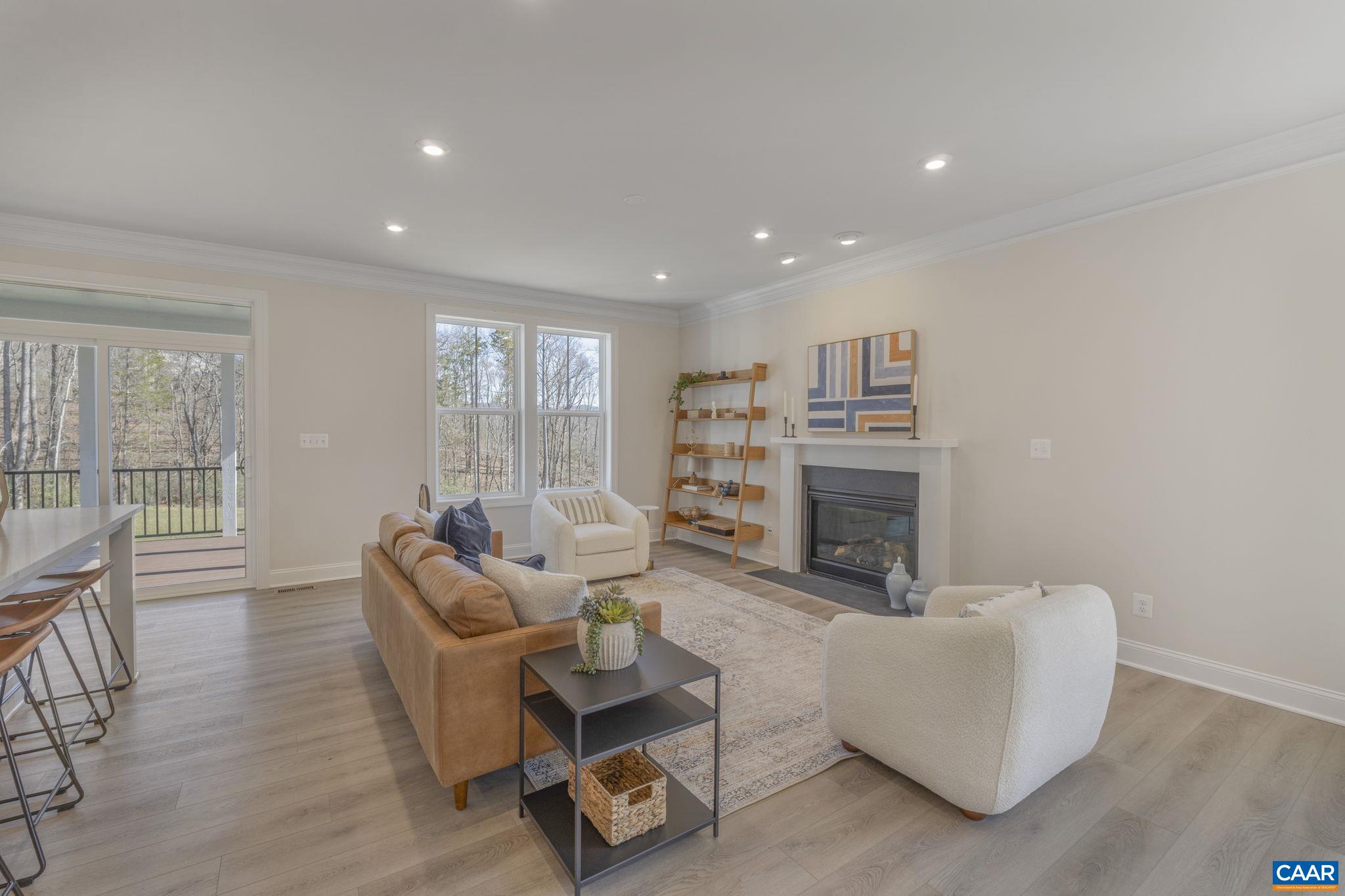 1222 LACONIA LN