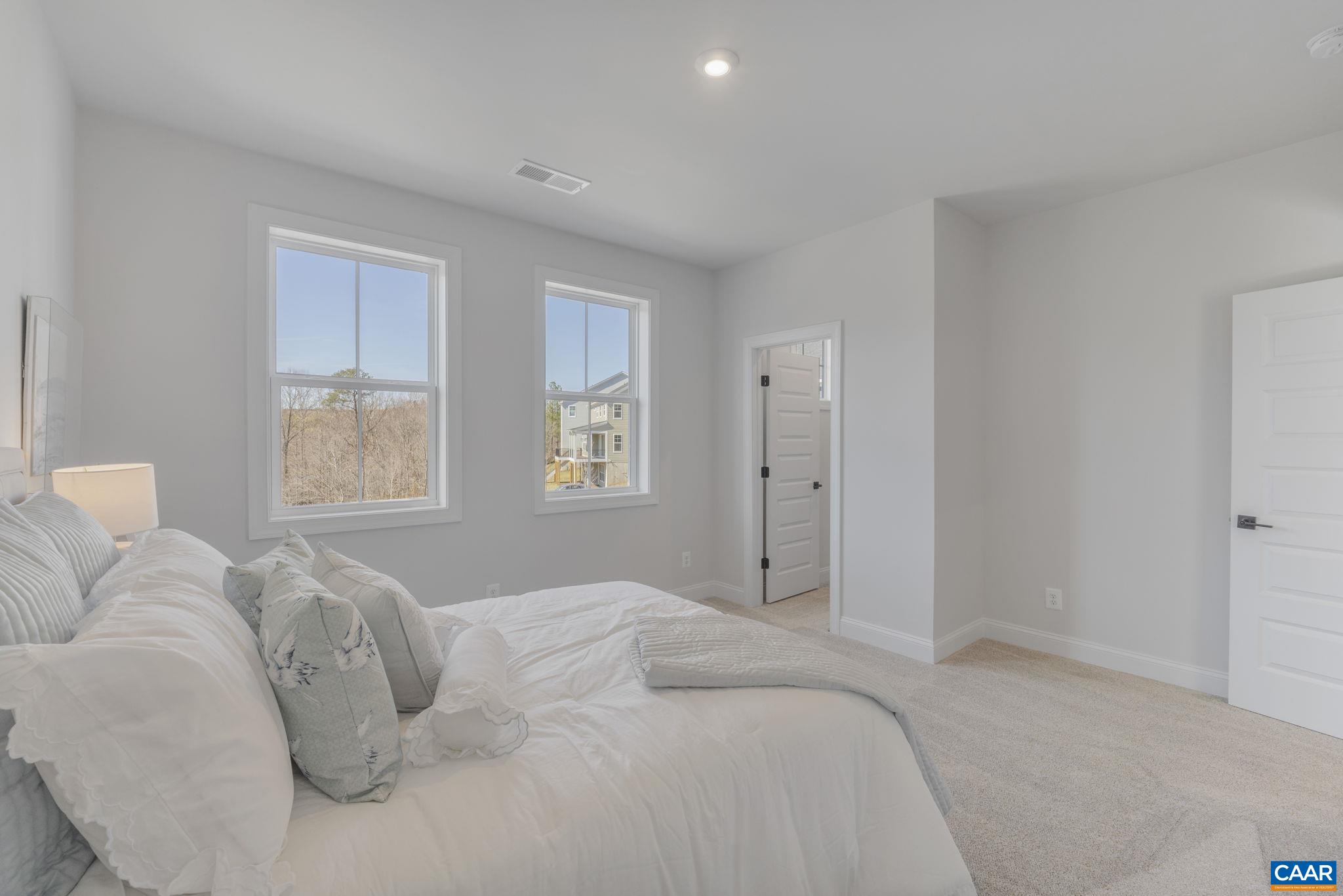 1222 LACONIA LN