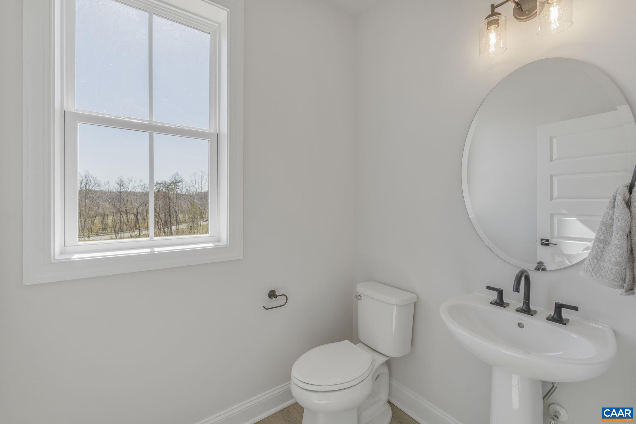 1222 LACONIA LN