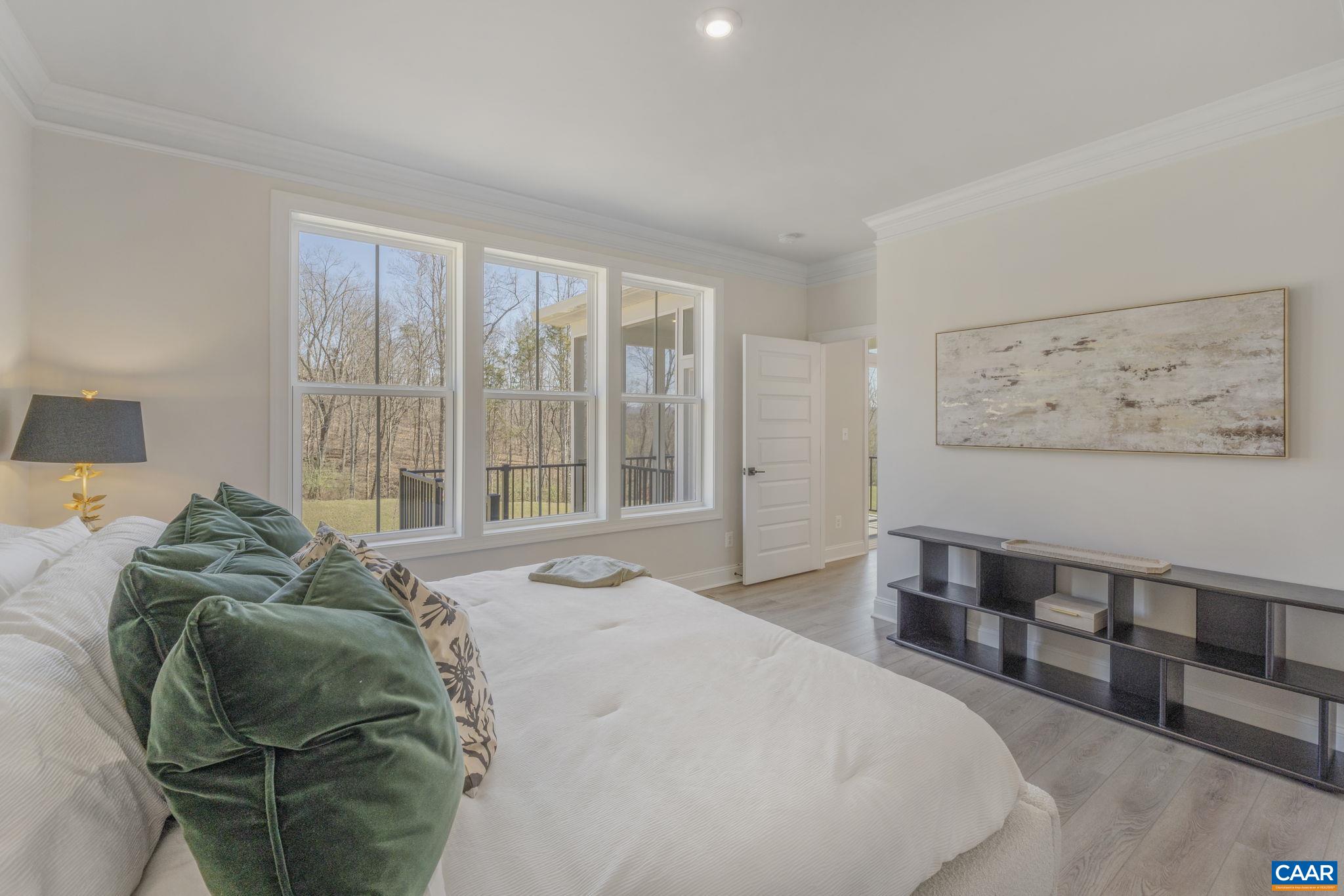 1222 LACONIA LN