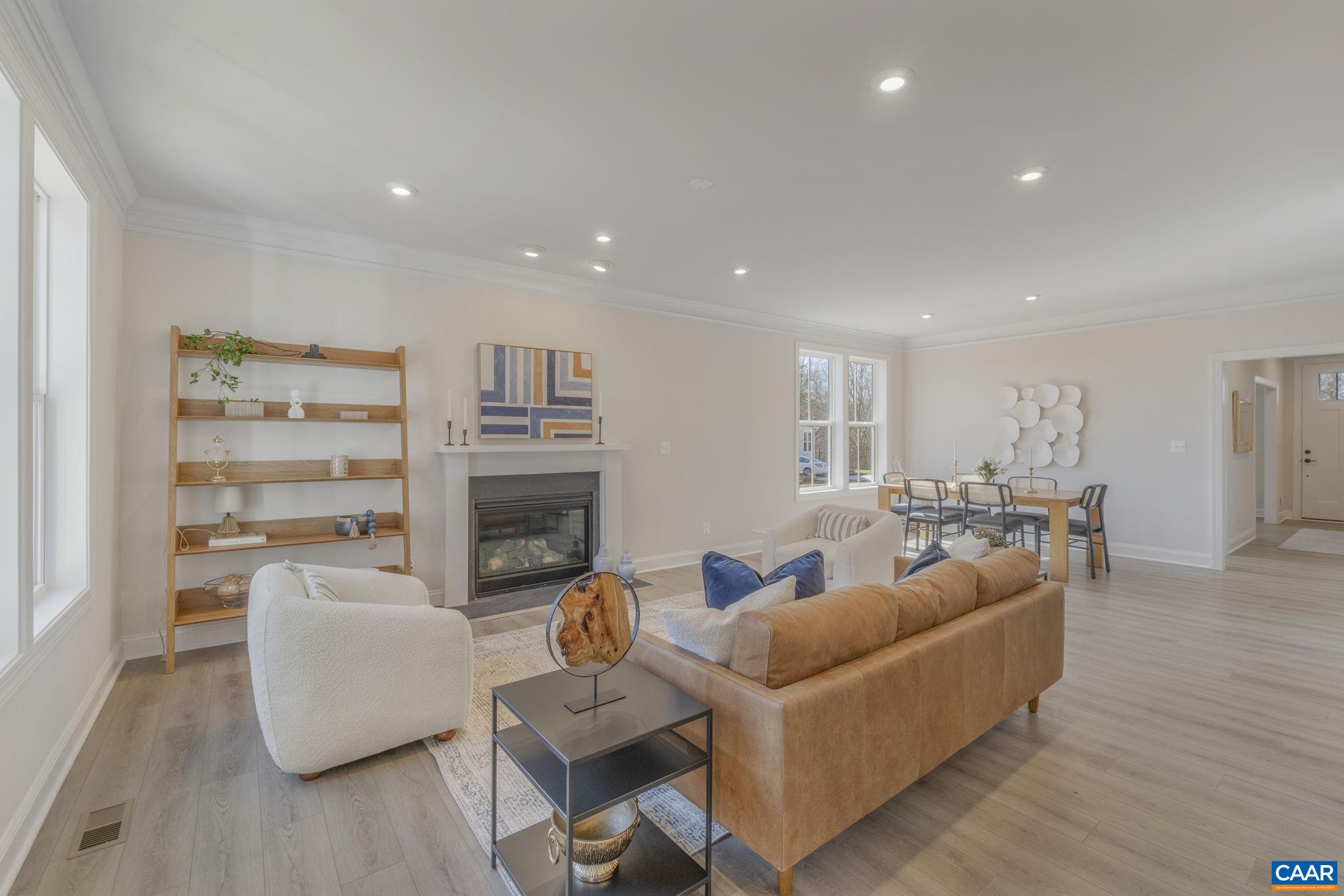 1222 LACONIA LN