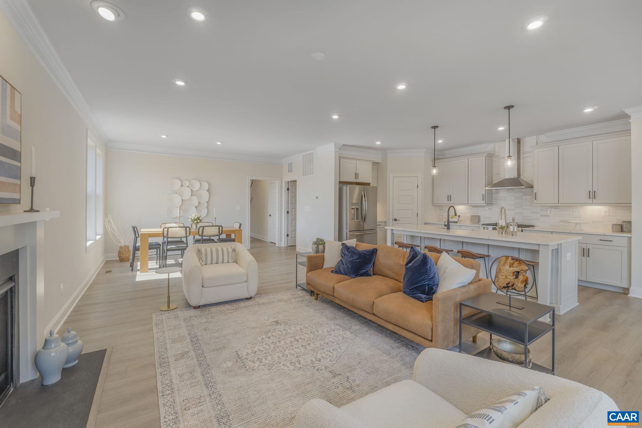 1222 LACONIA LN