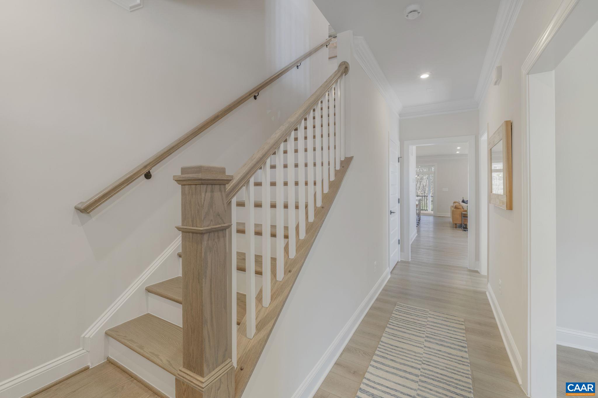 1222 LACONIA LN