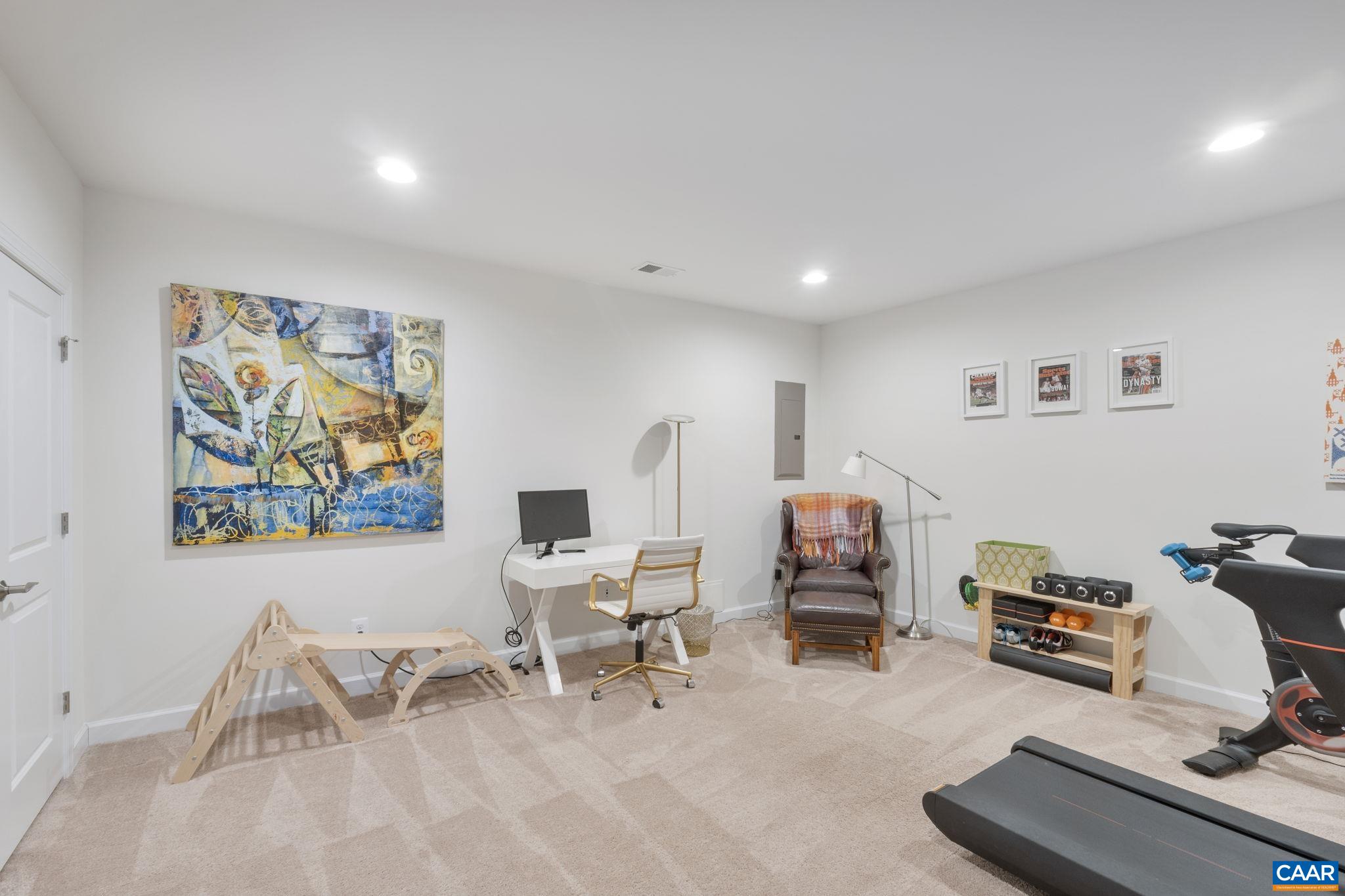 2424 WINTHROP DR