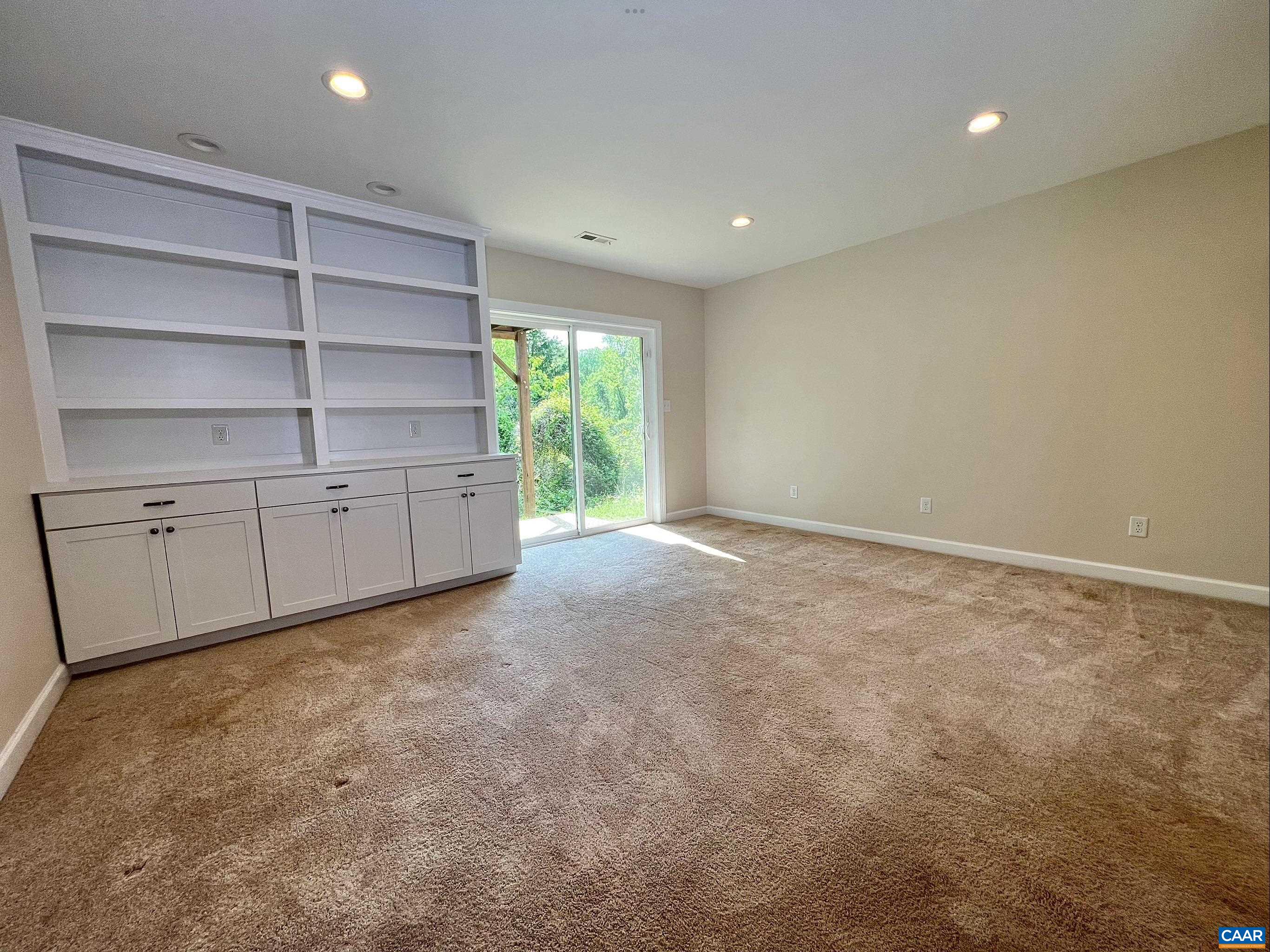251 HUNTLEY AVE