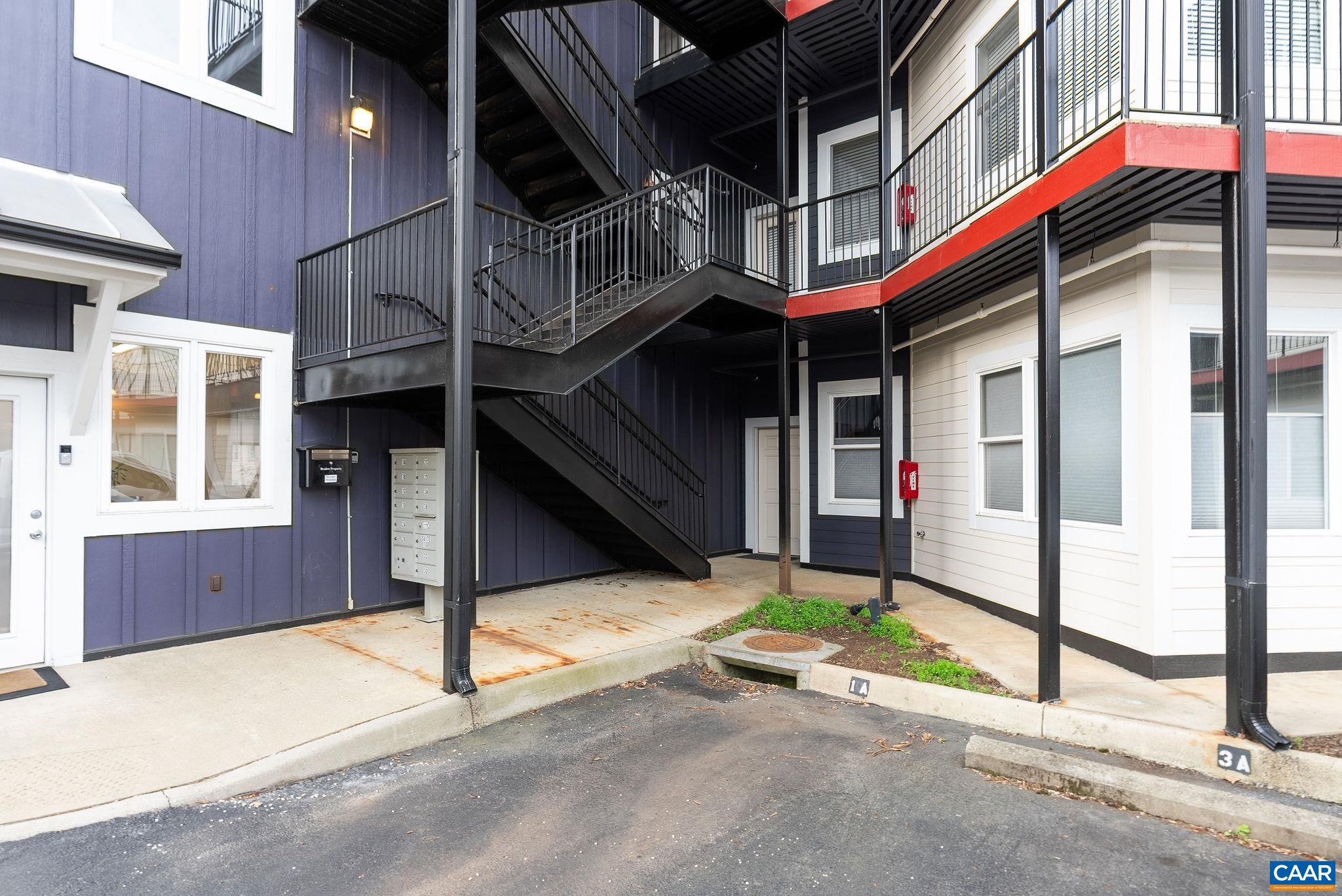 215 5TH ST SW Unit: 1A