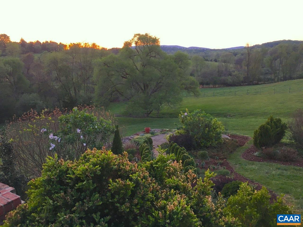 3160 ROCKS FARM CT