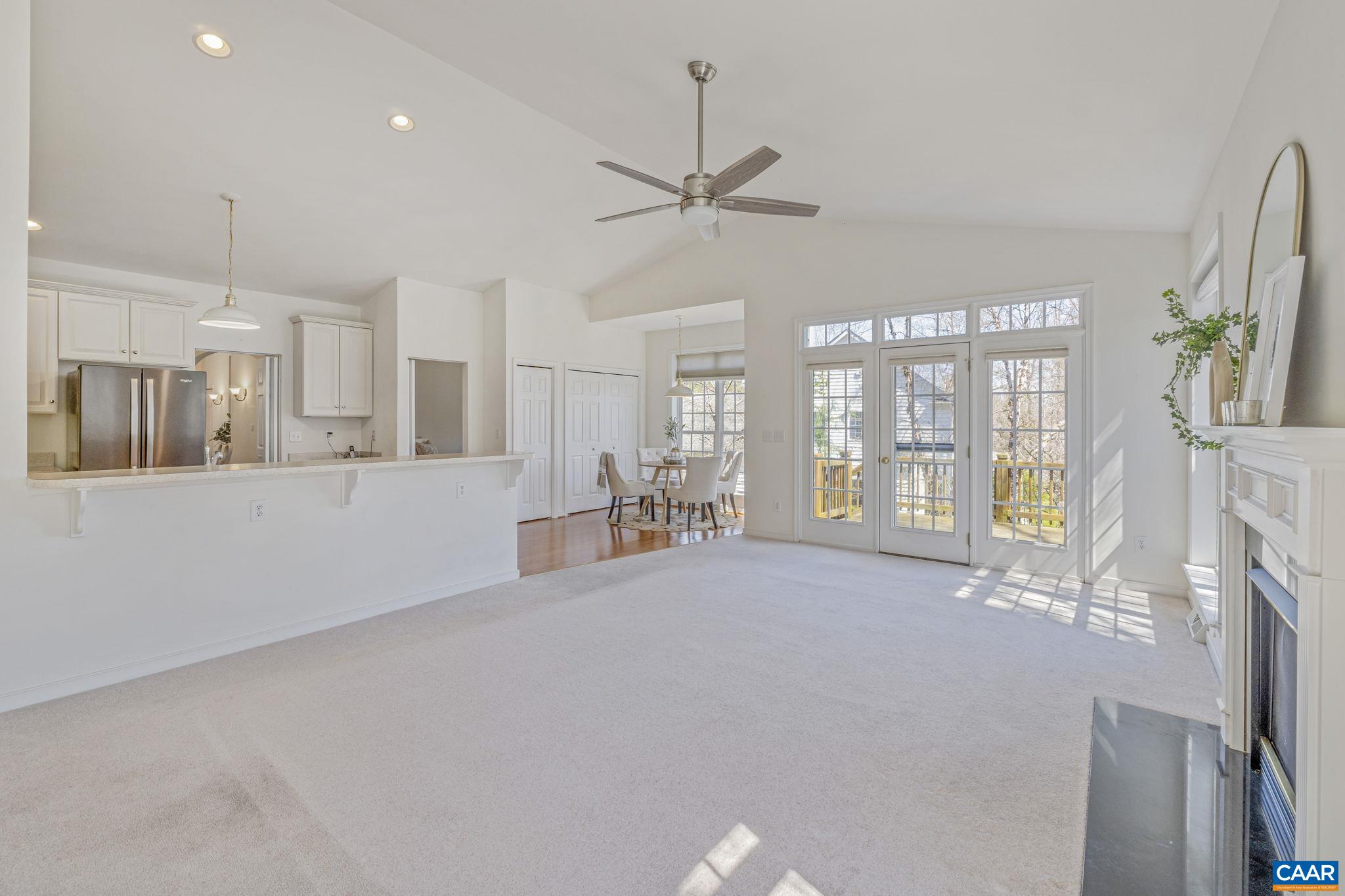 1347 SINGLETON LN