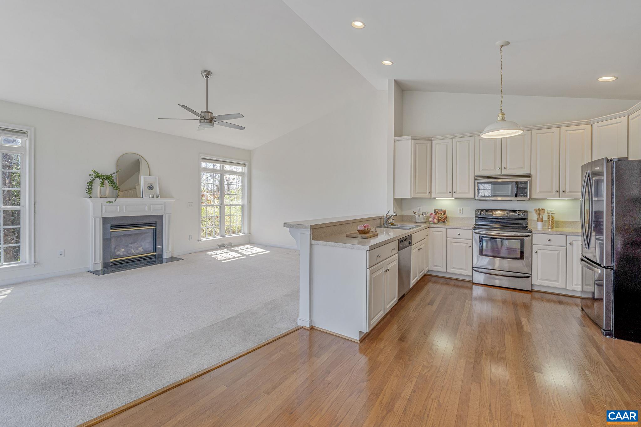 1347 SINGLETON LN