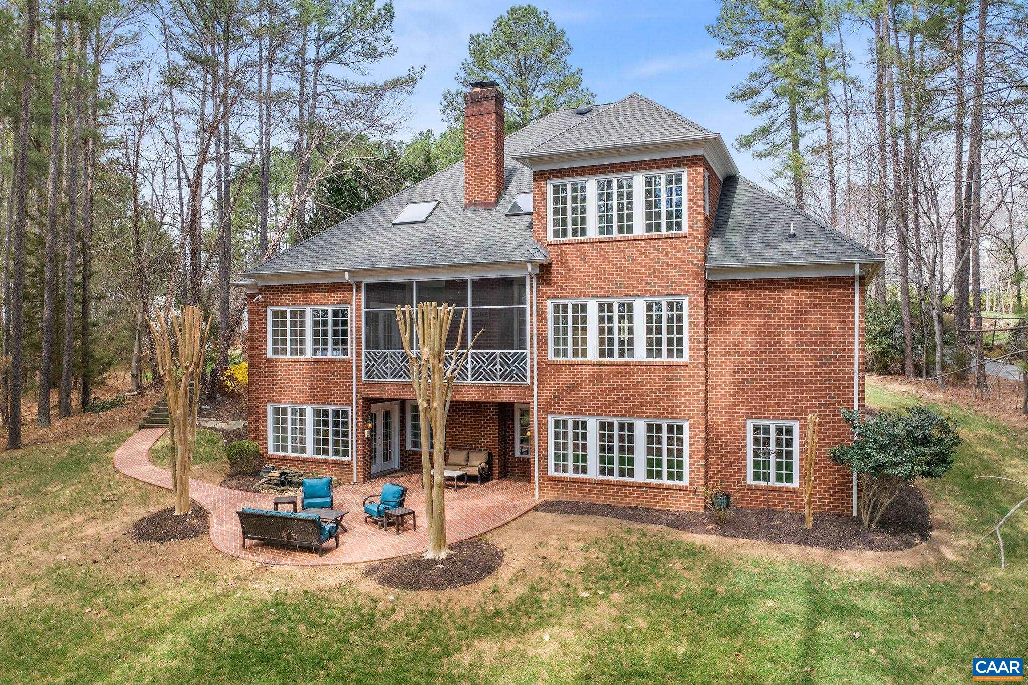 1880 GRAHAM CT