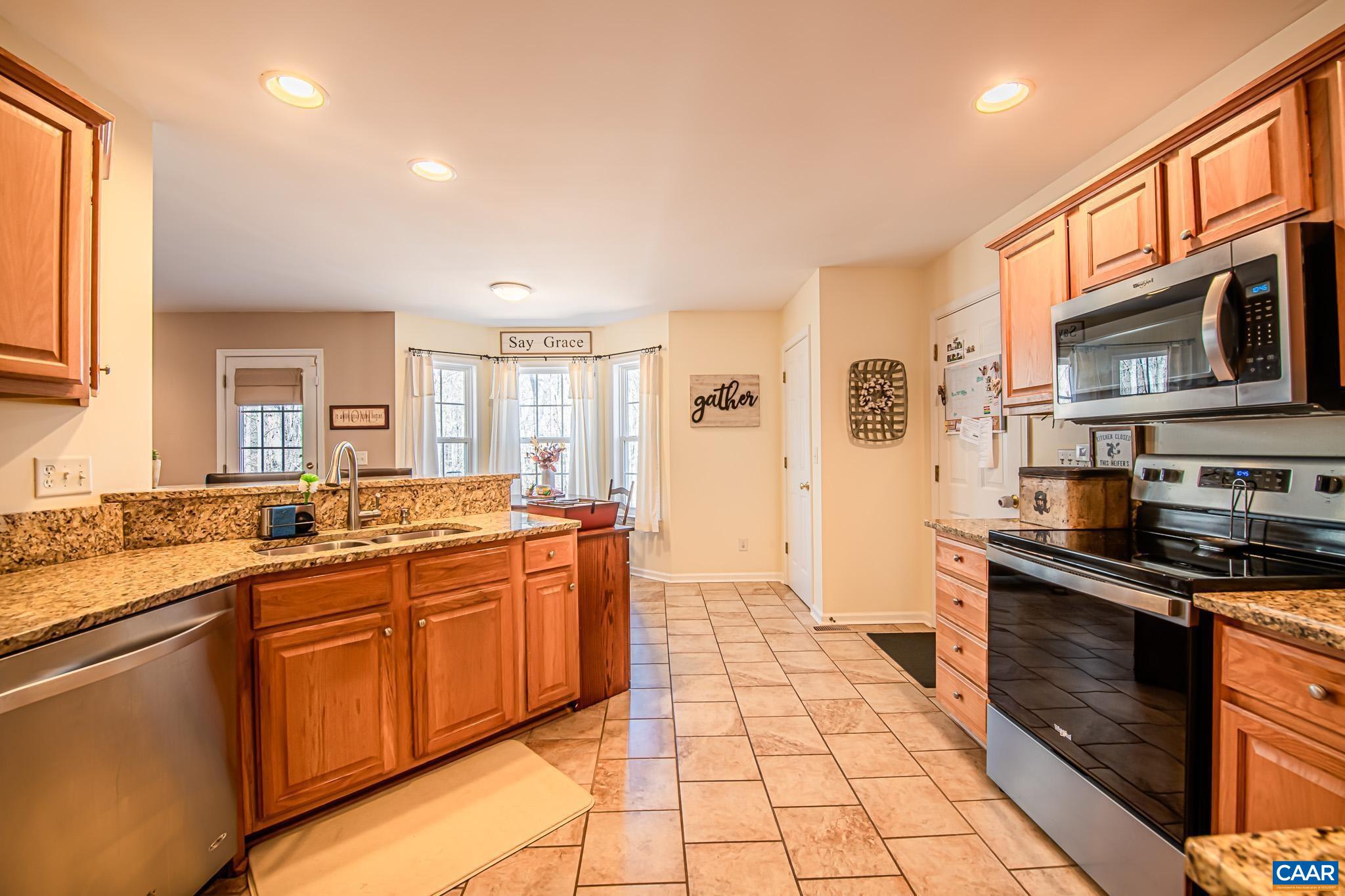 116 RIVERSIDE DR
