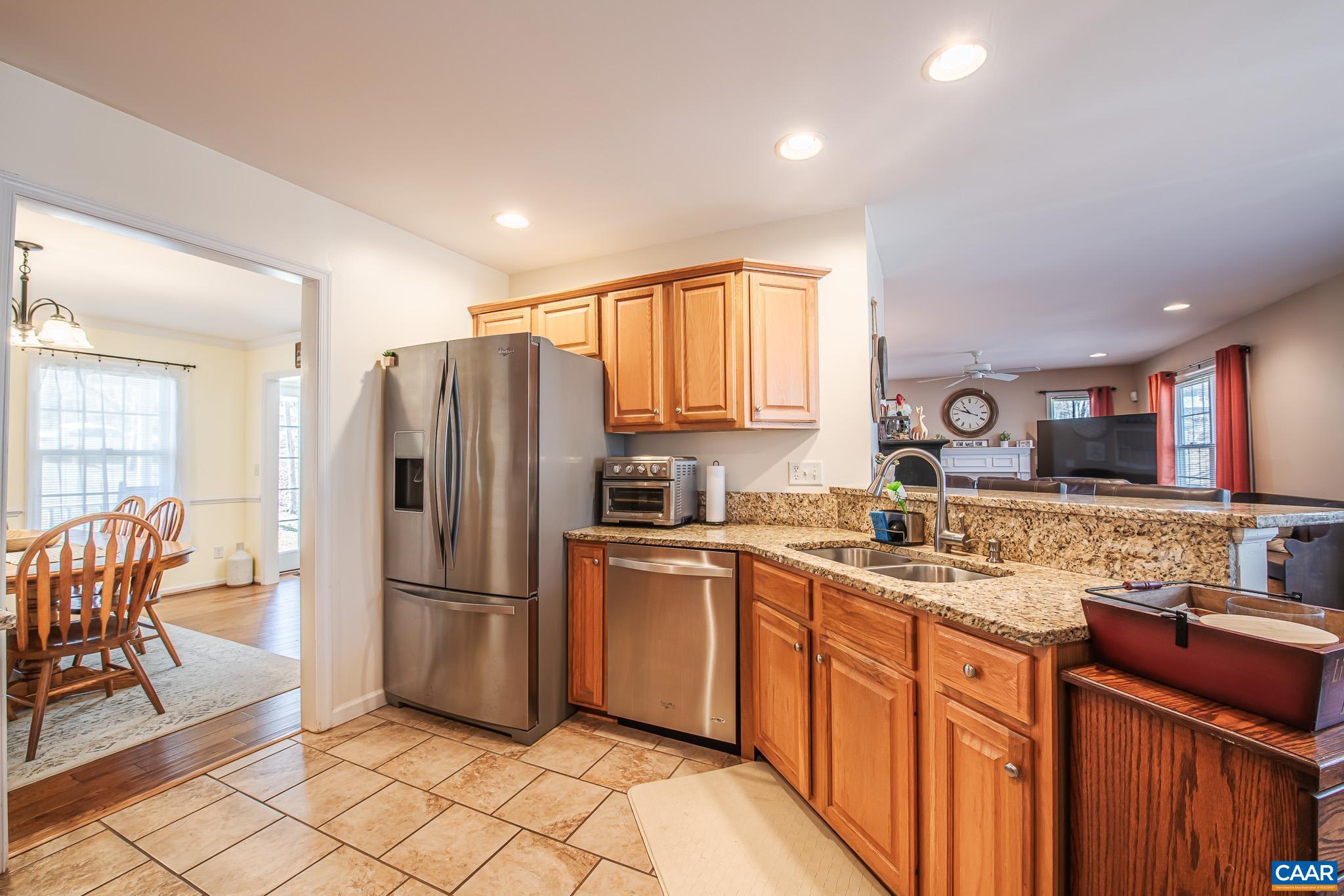 116 RIVERSIDE DR