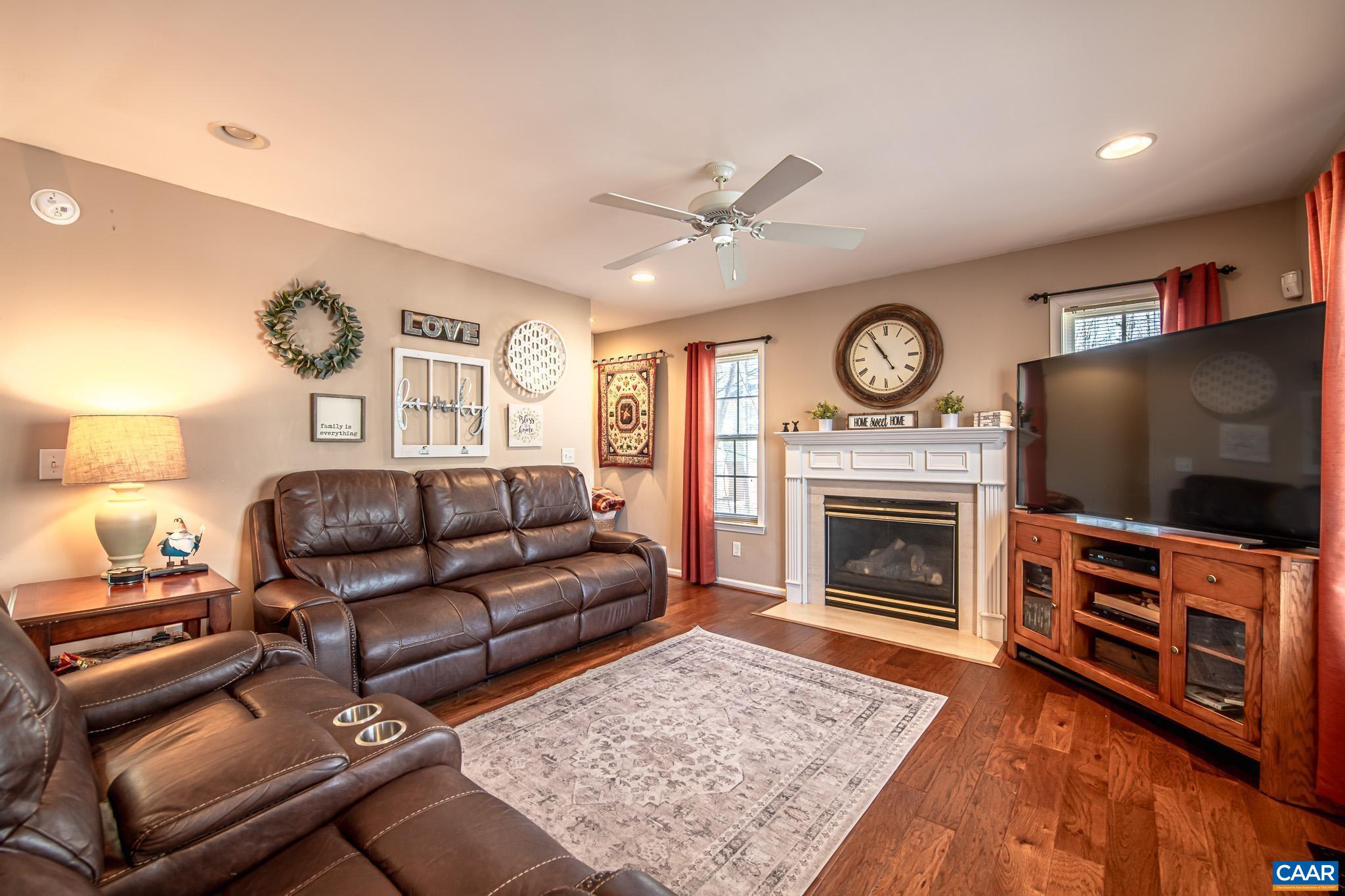 116 RIVERSIDE DR