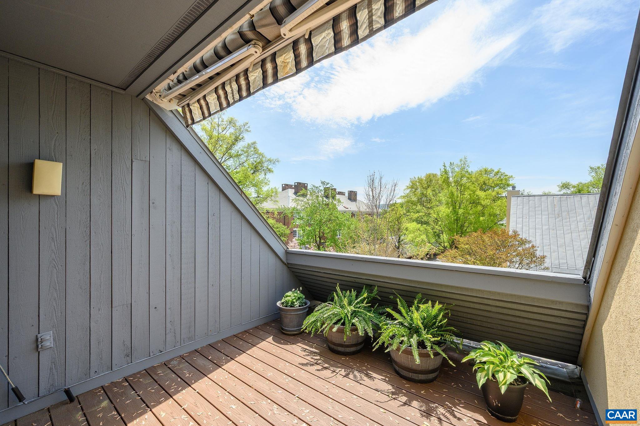 303 NW 2ND ST Unit: B
