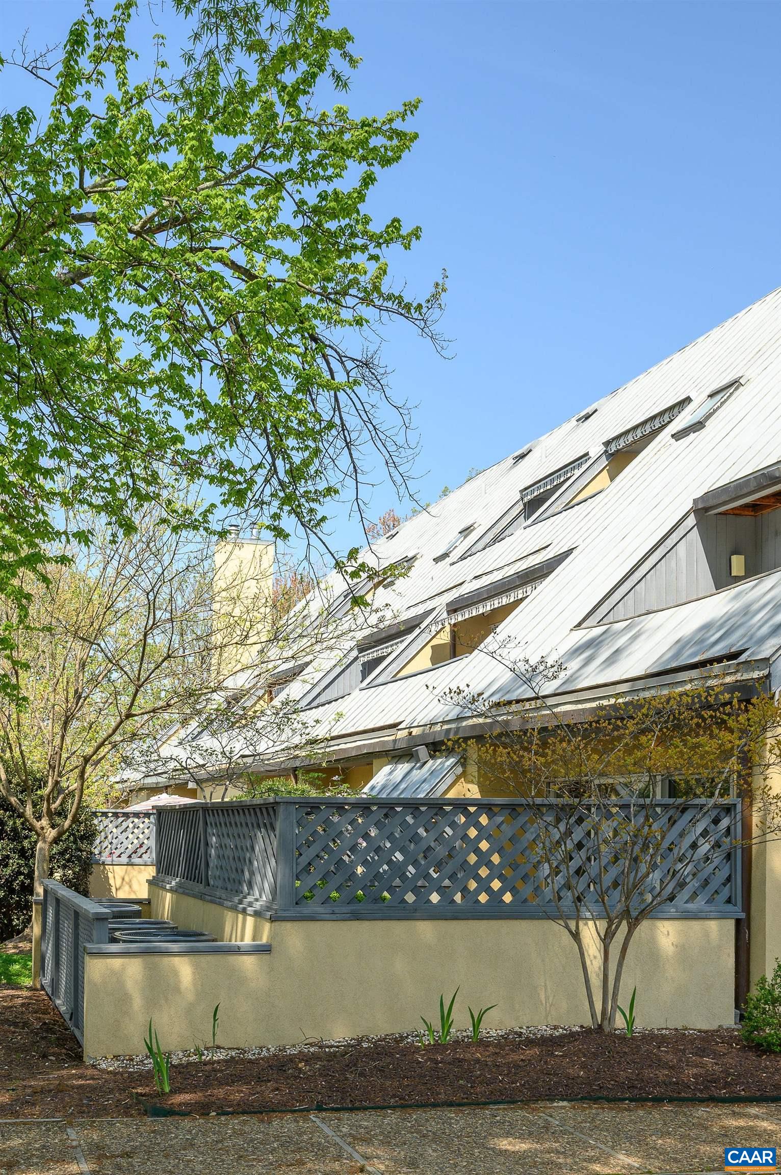 303 NW 2ND ST Unit: B