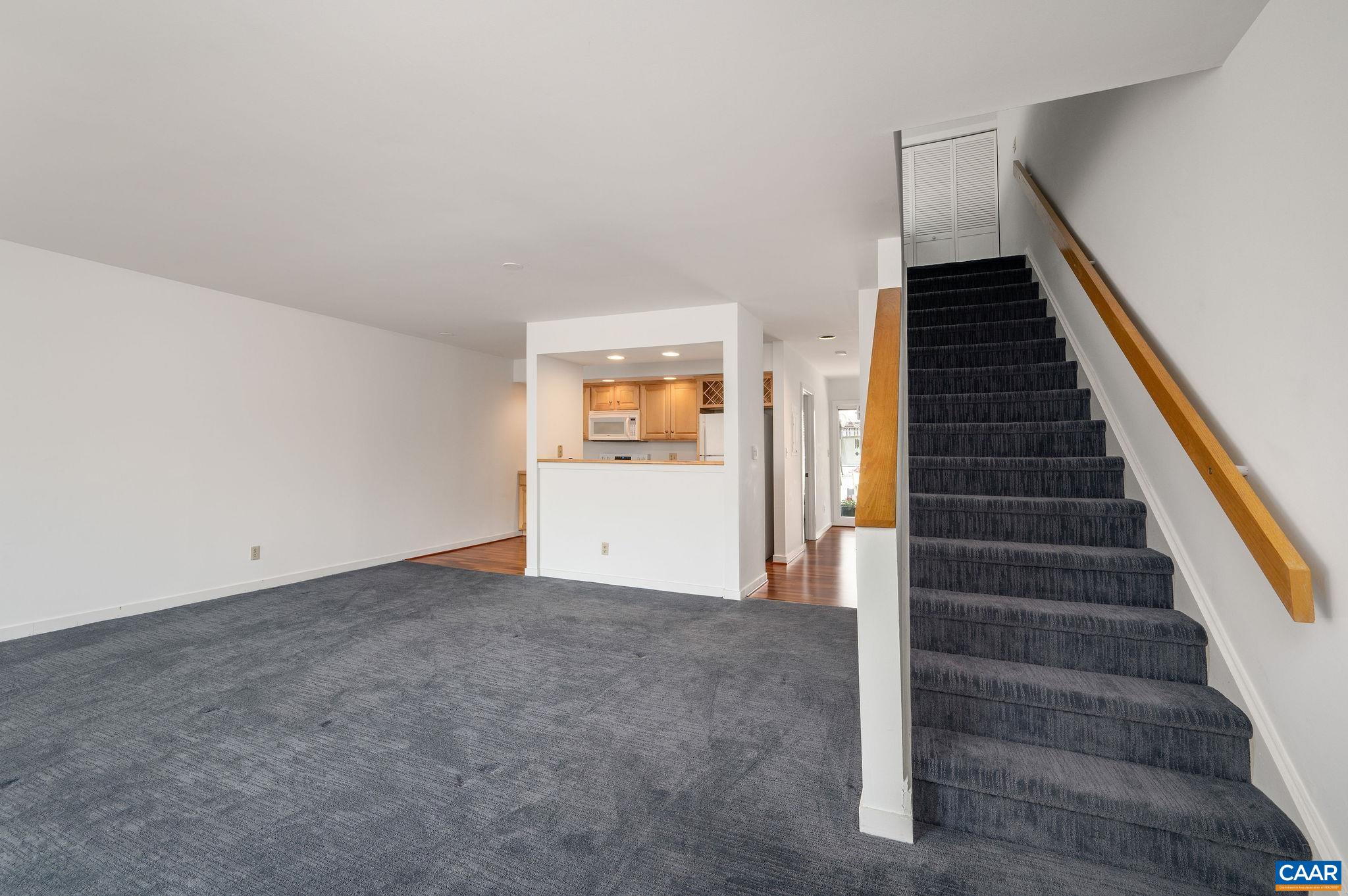 303 NW 2ND ST Unit: B