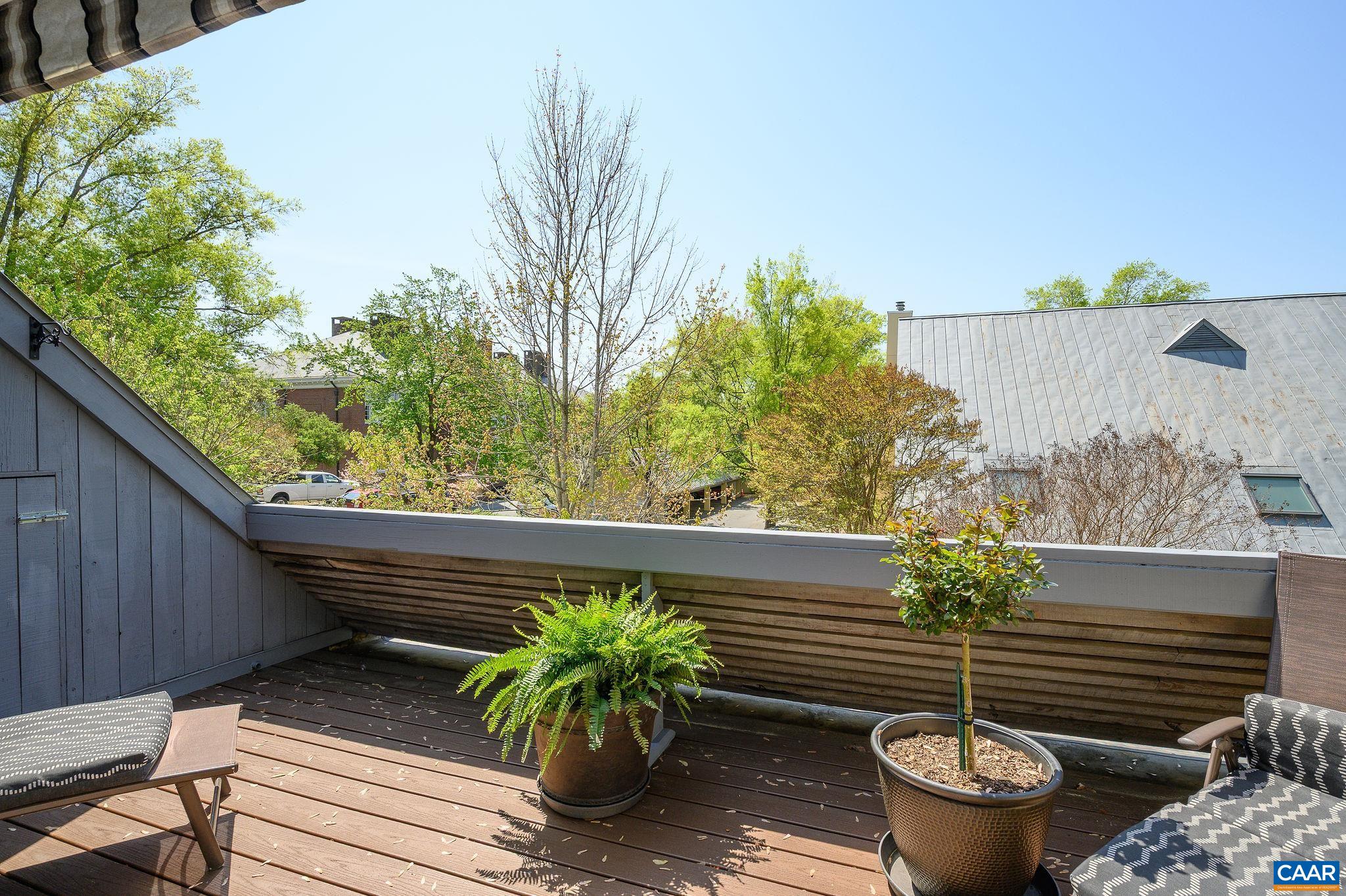 303 NW 2ND ST Unit: B