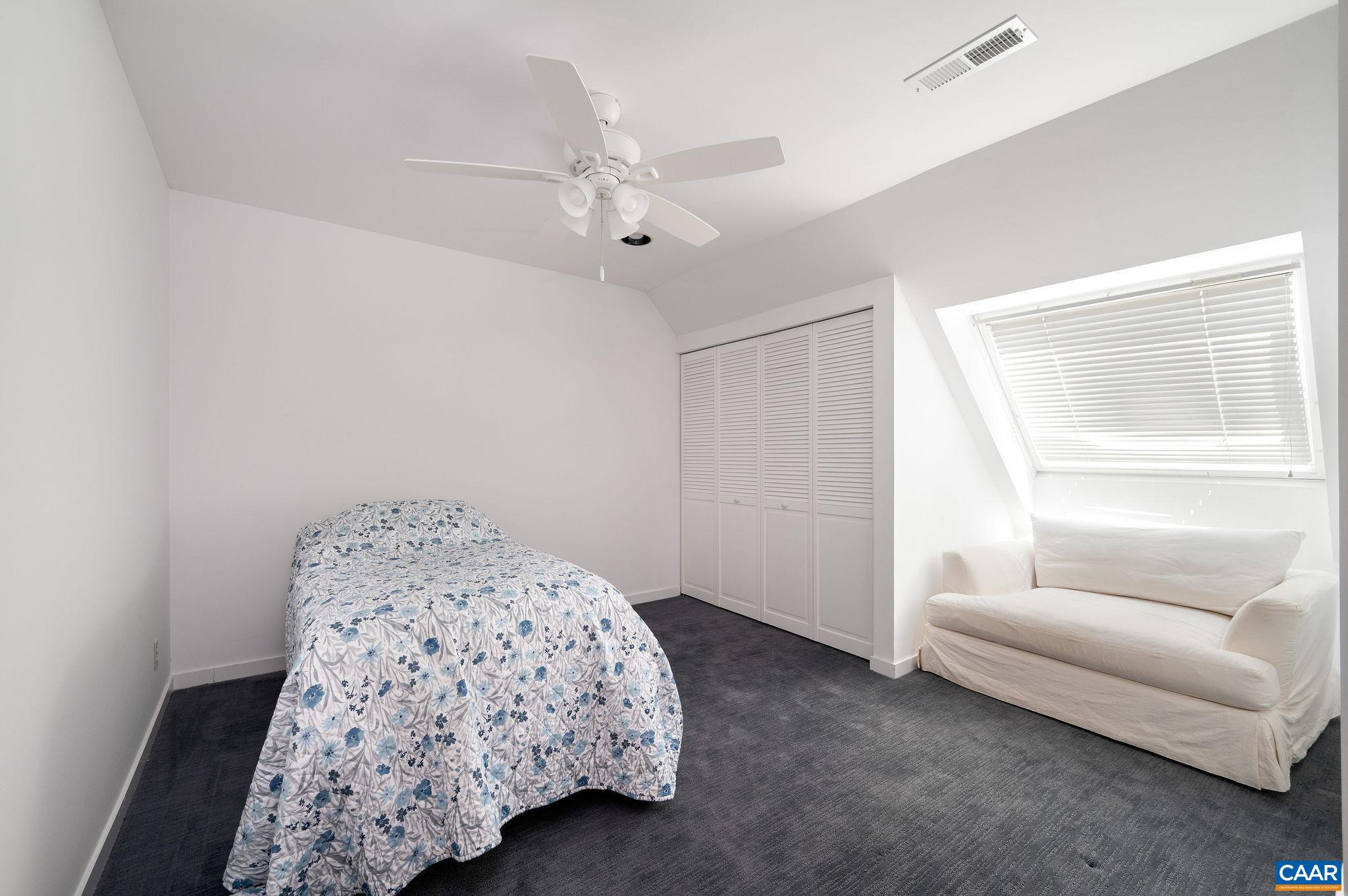 303 NW 2ND ST Unit: B