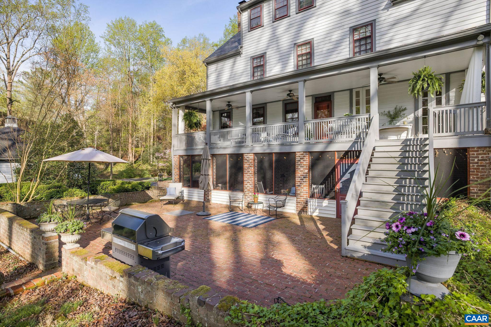 306 WELLINGTON DR