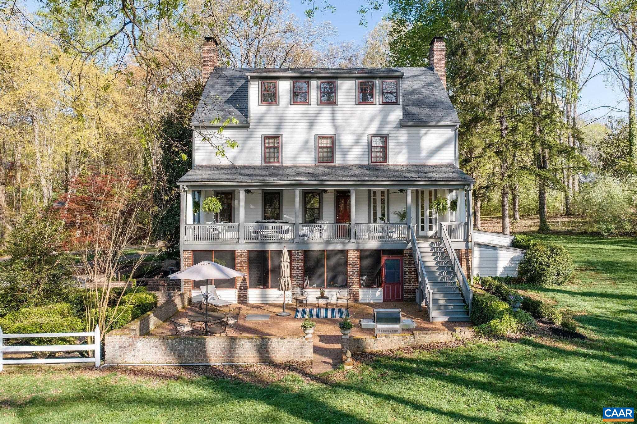 306 WELLINGTON DR
