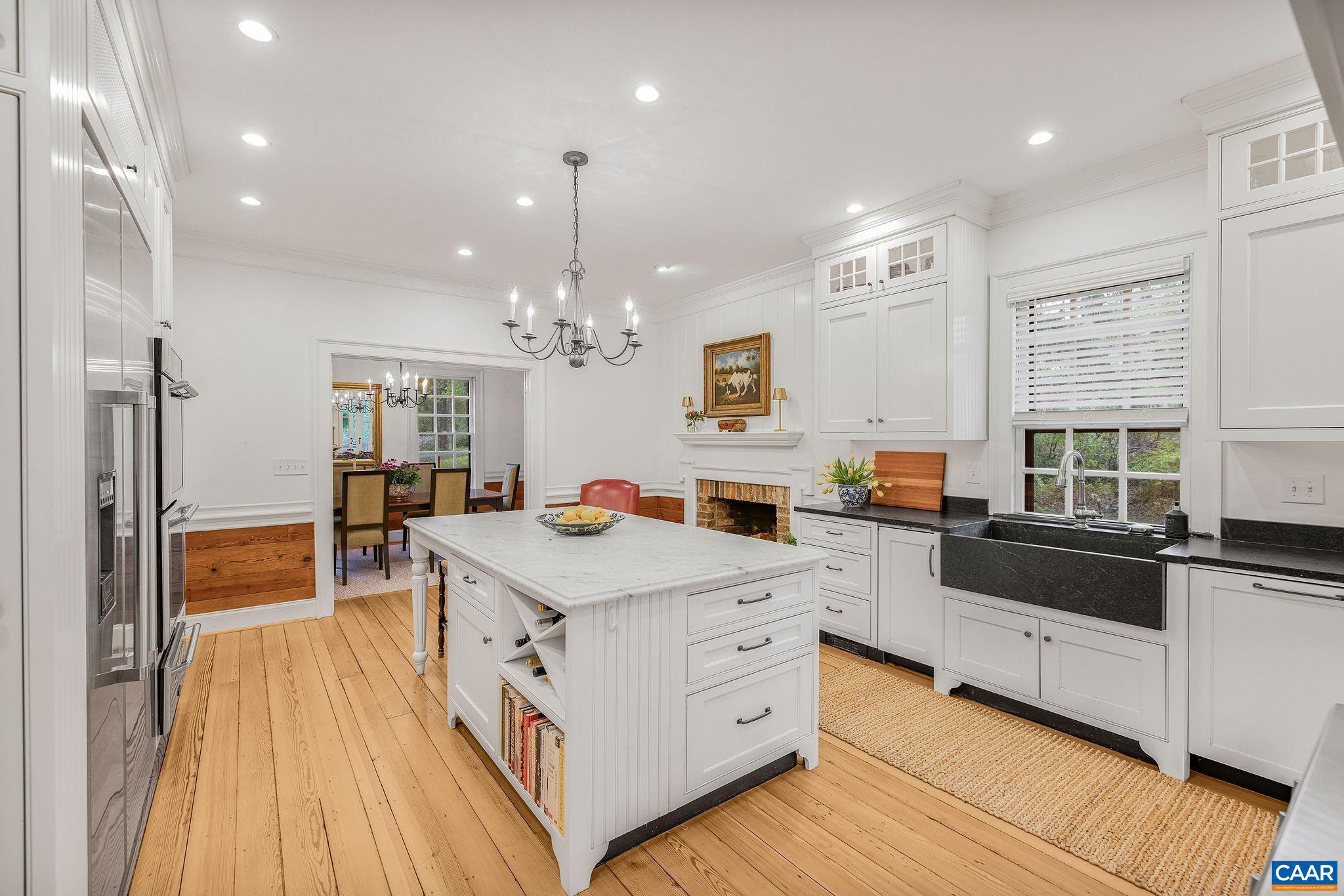306 WELLINGTON DR