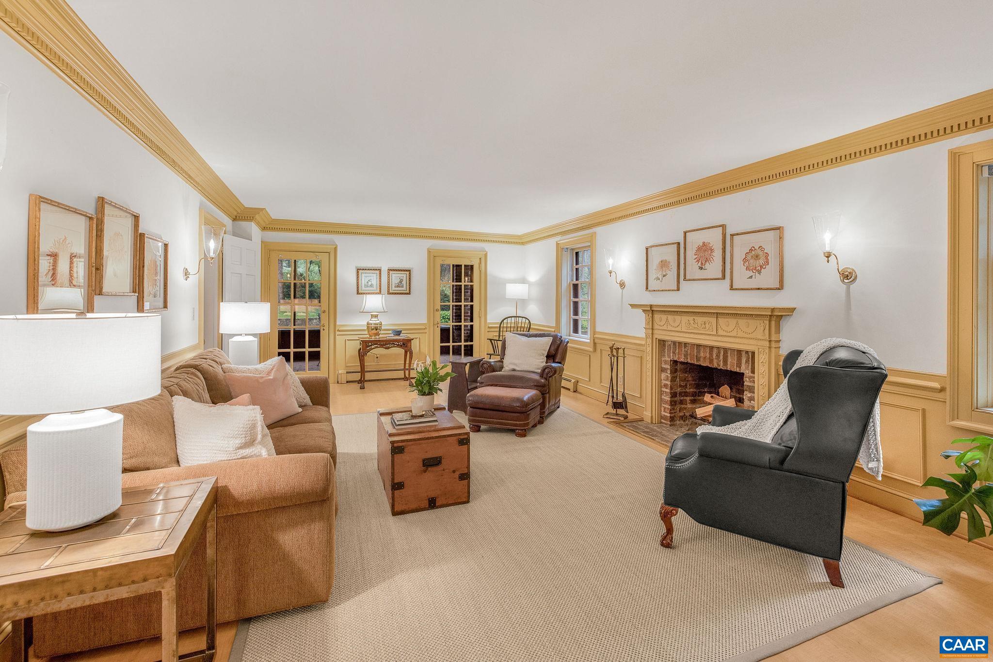 306 WELLINGTON DR