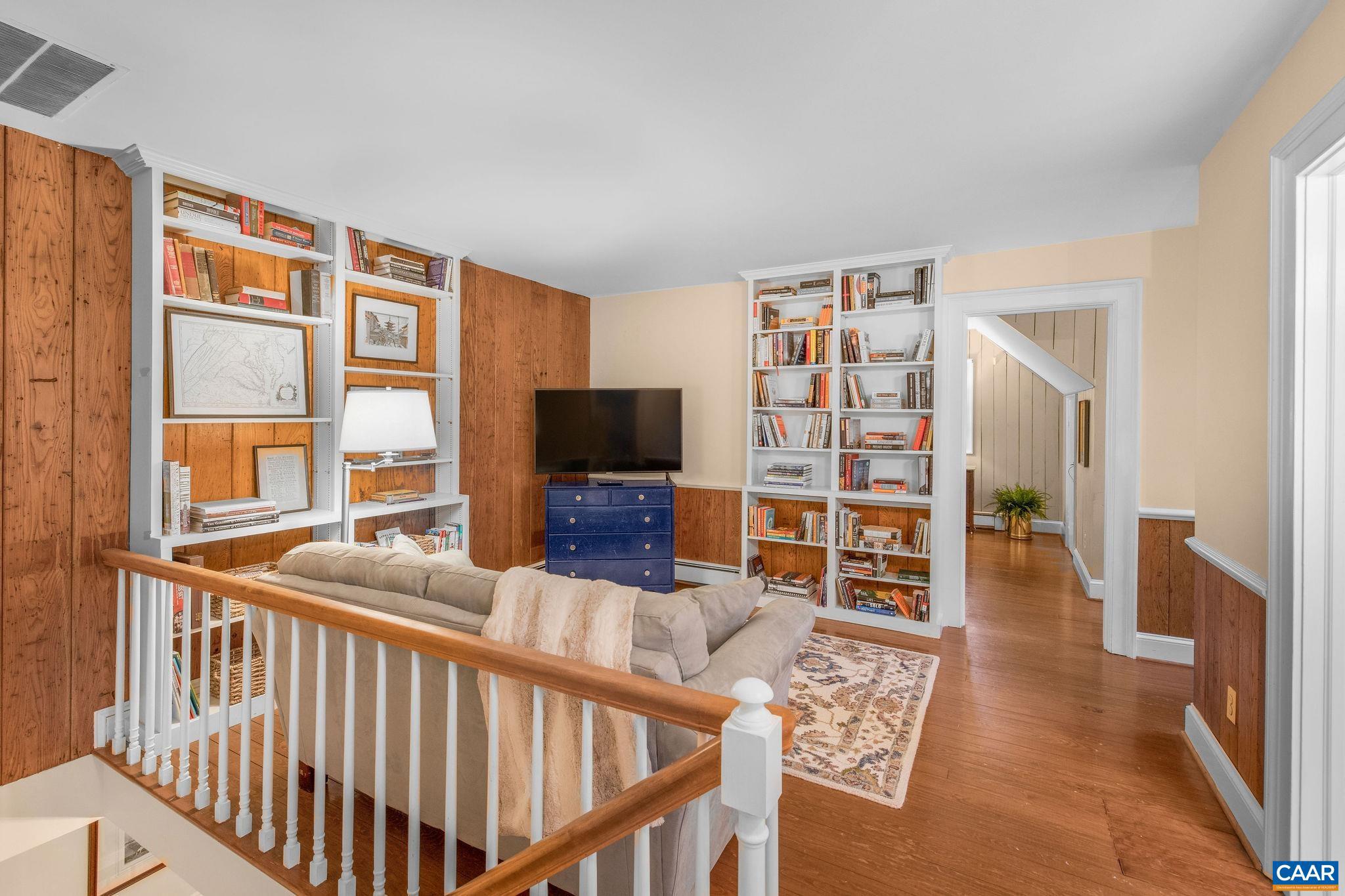 306 WELLINGTON DR