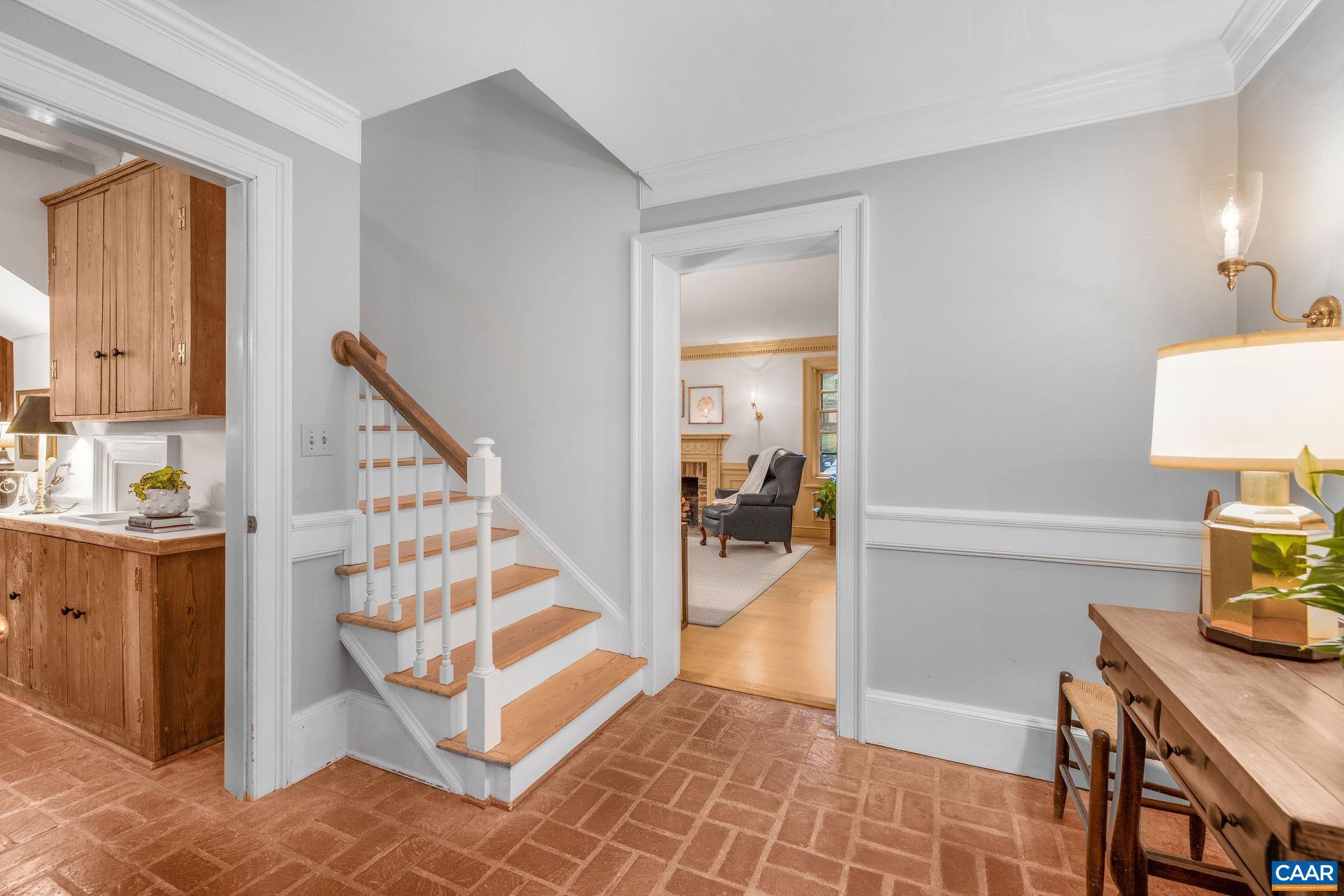 306 WELLINGTON DR