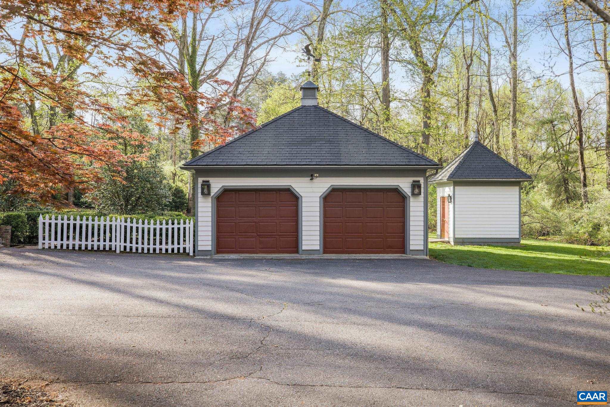 306 WELLINGTON DR