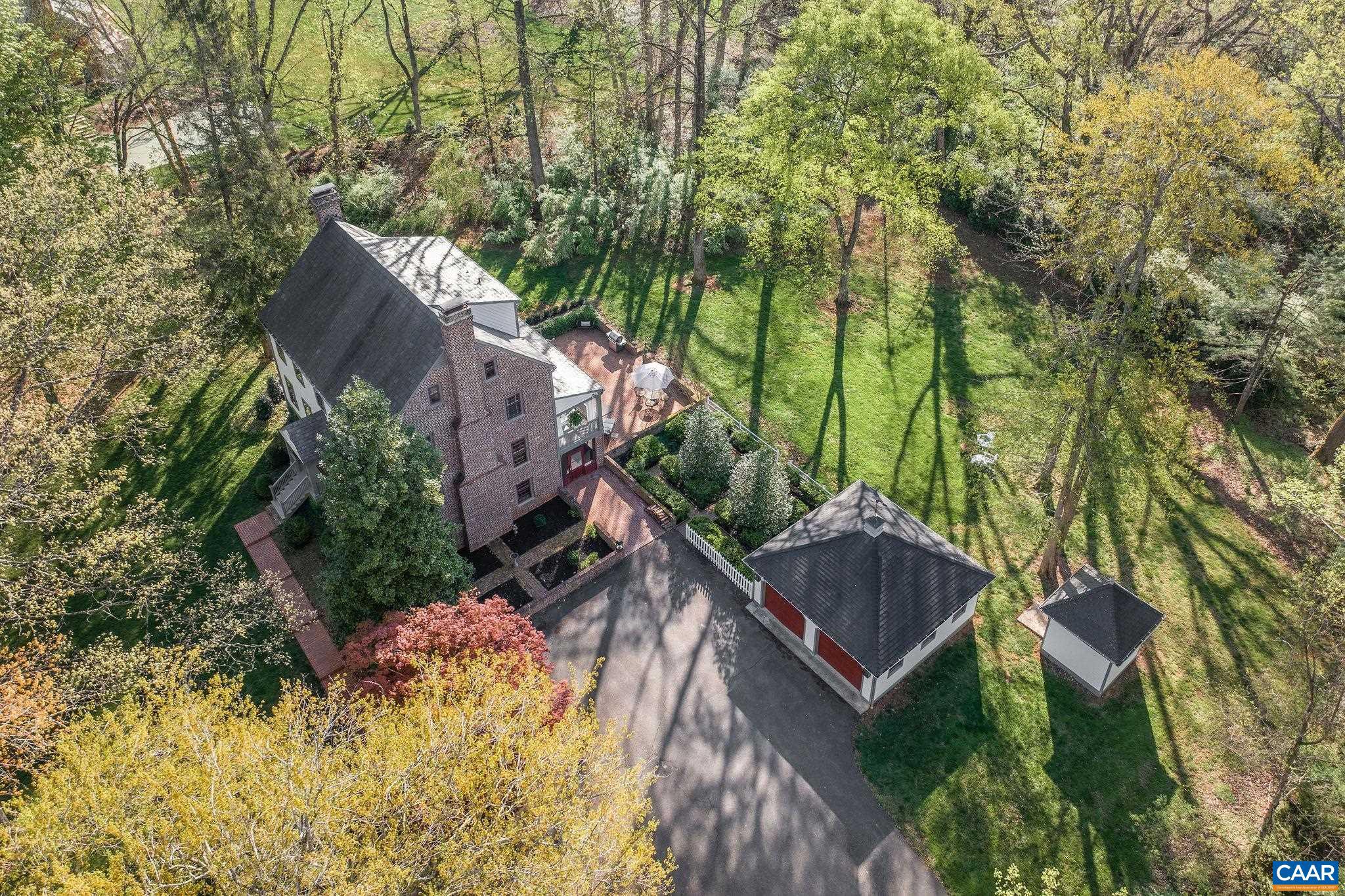 306 WELLINGTON DR