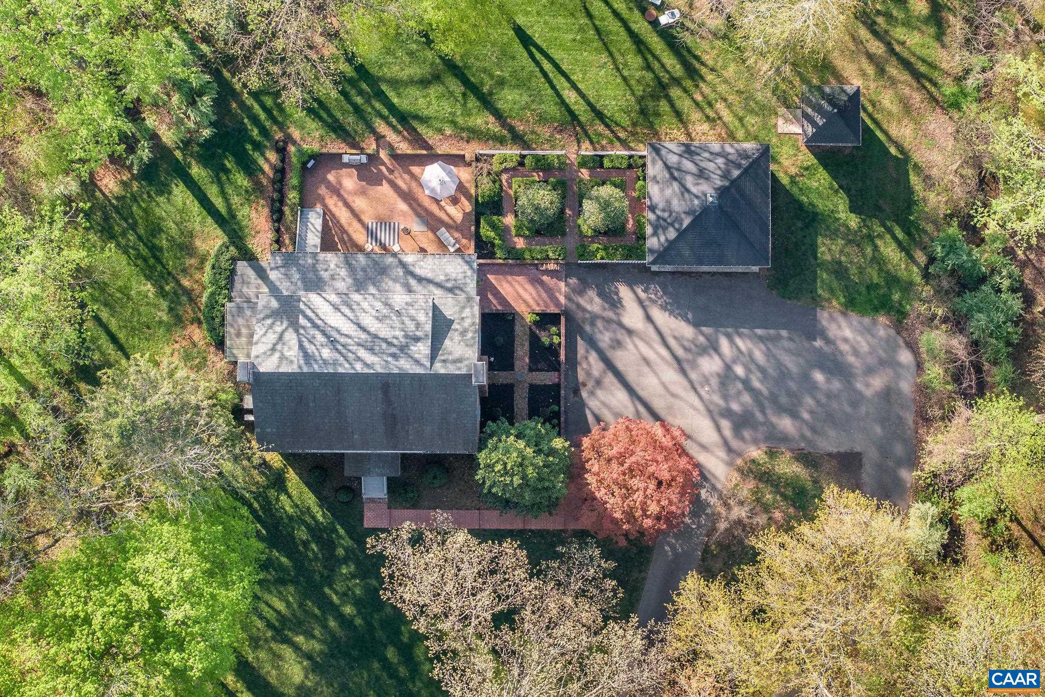 306 WELLINGTON DR