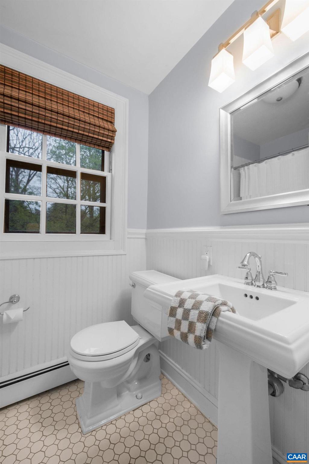 306 WELLINGTON DR