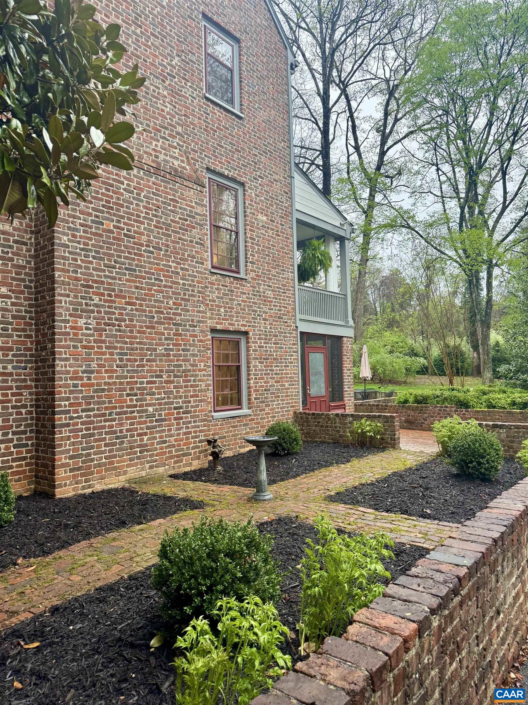 306 WELLINGTON DR