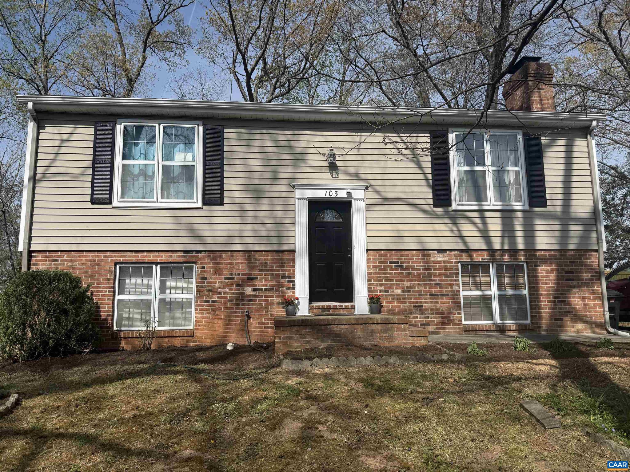 103 LEIGH PL