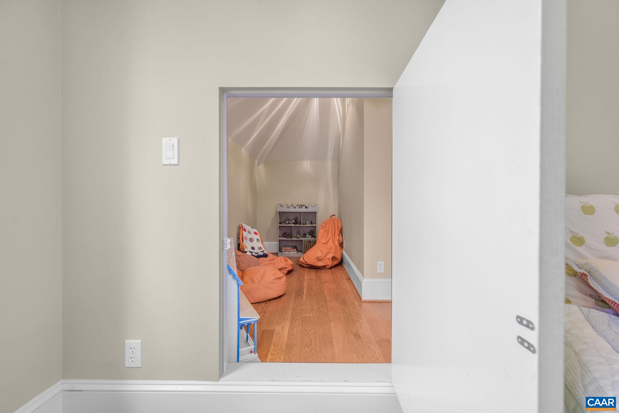 105 CHESTNUT RIDGE RD