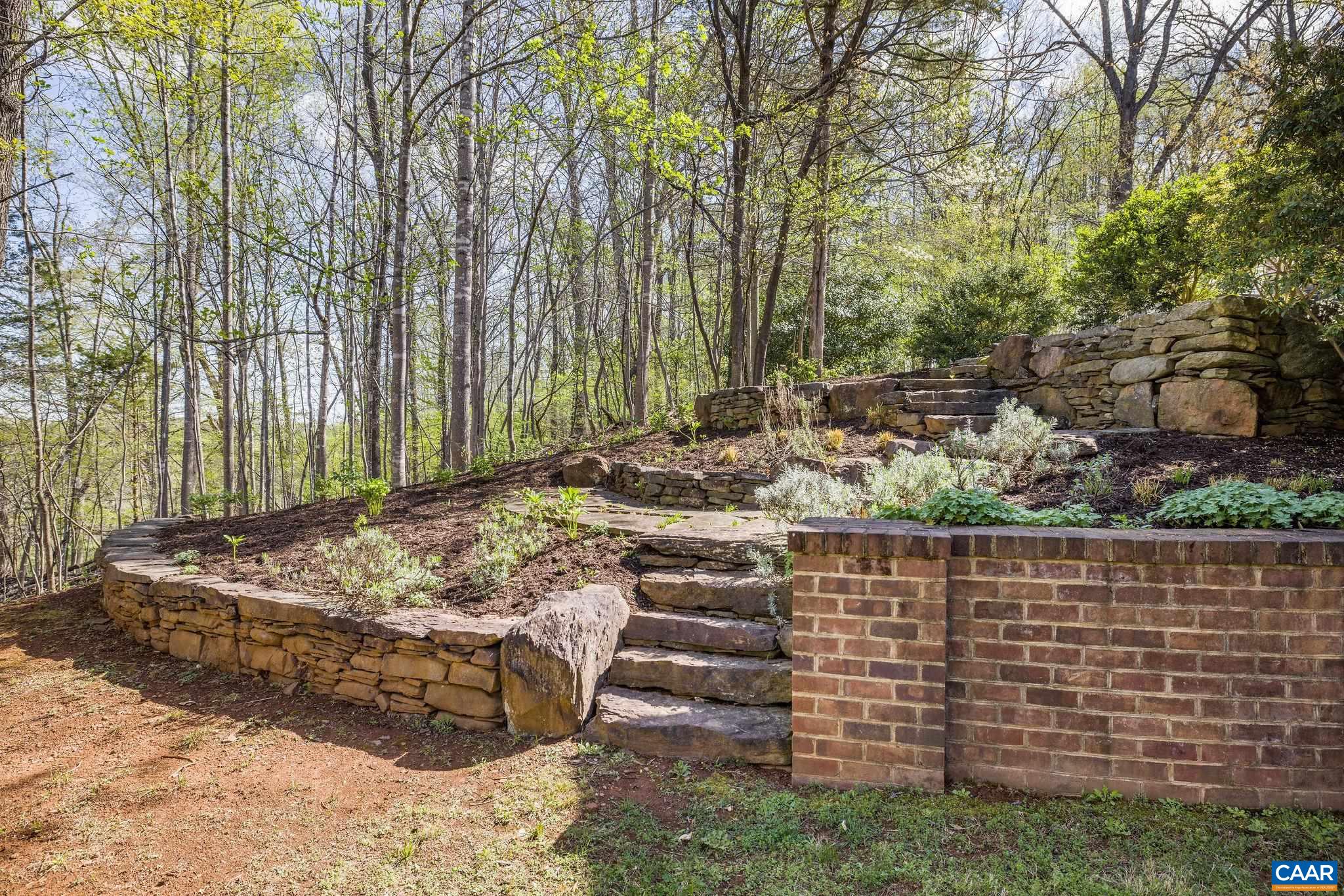 105 CHESTNUT RIDGE RD