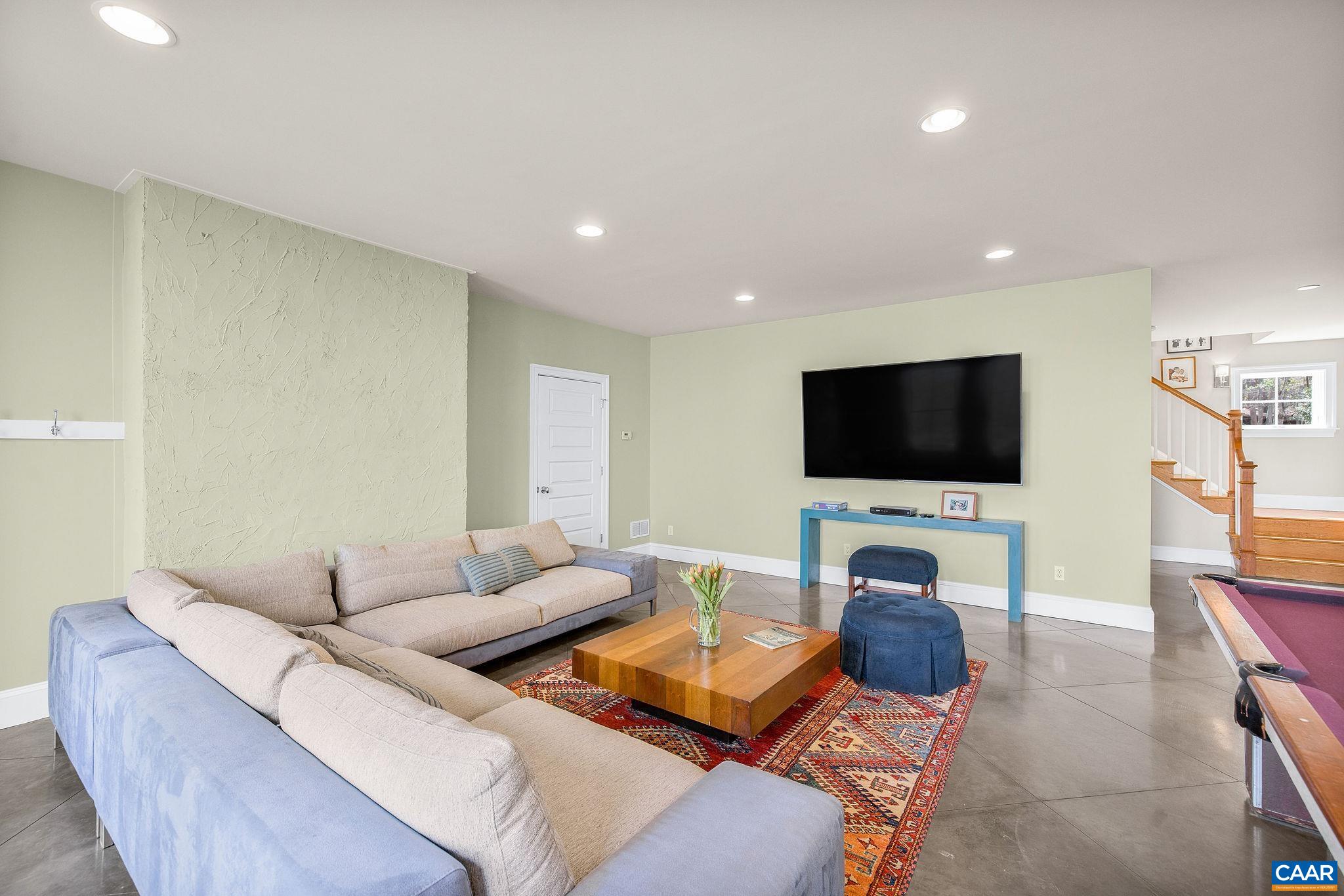 105 CHESTNUT RIDGE RD