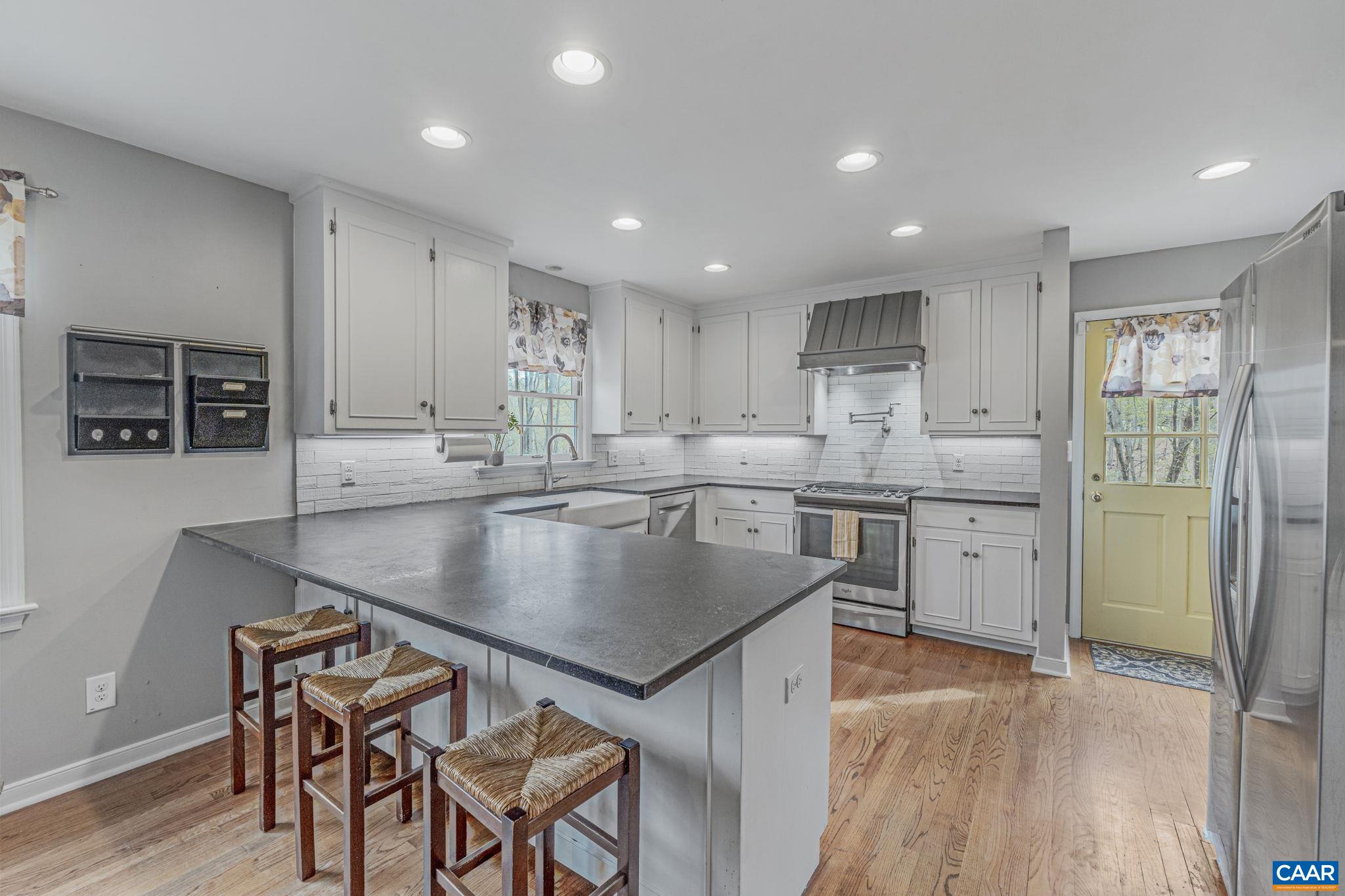 200 IVY RIDGE RD