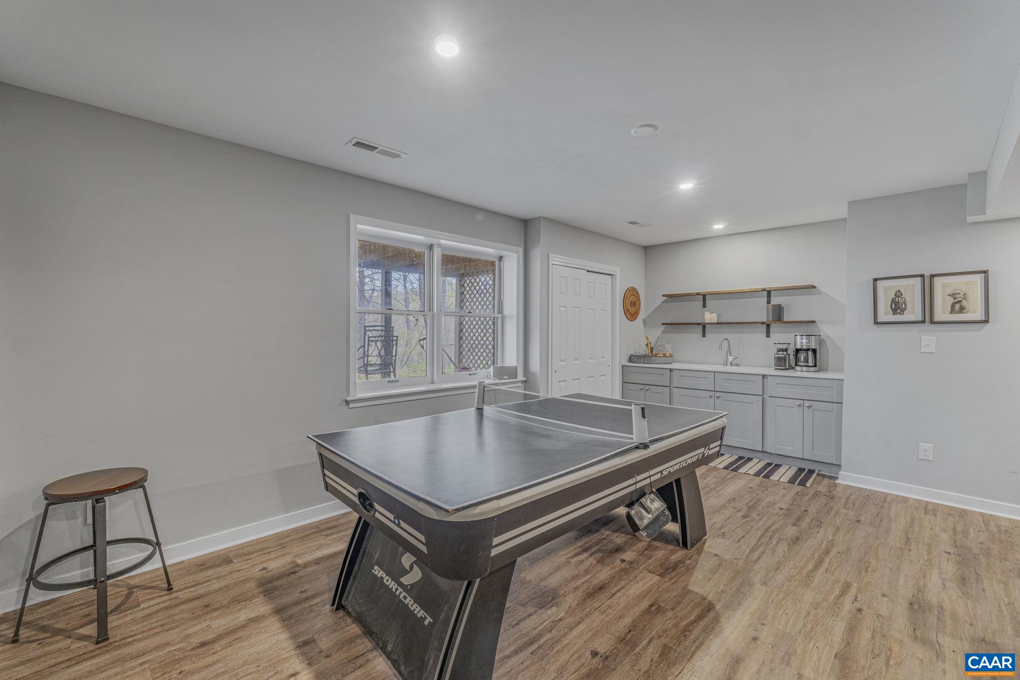 200 IVY RIDGE RD