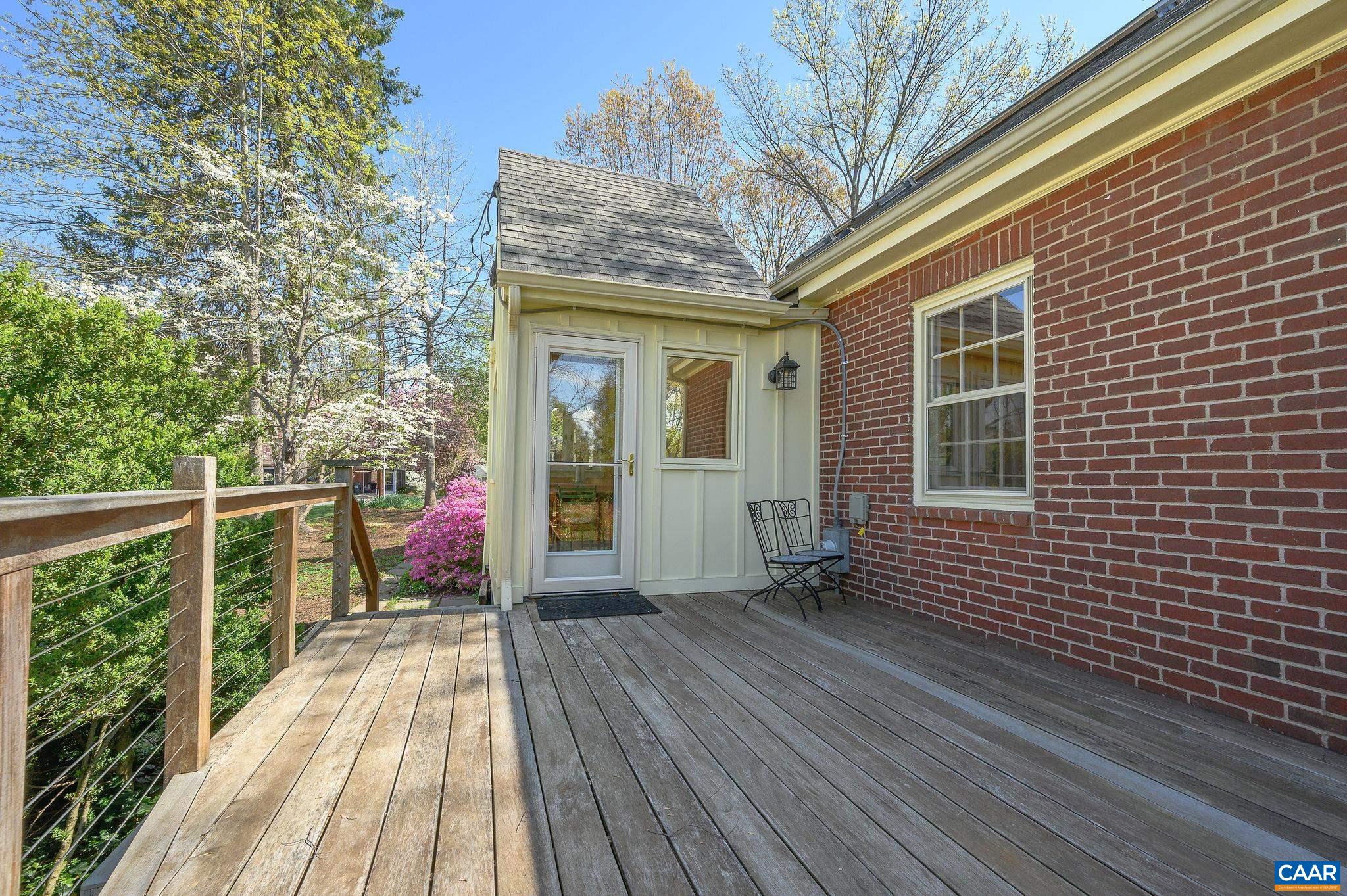 624 DAVIS AVE