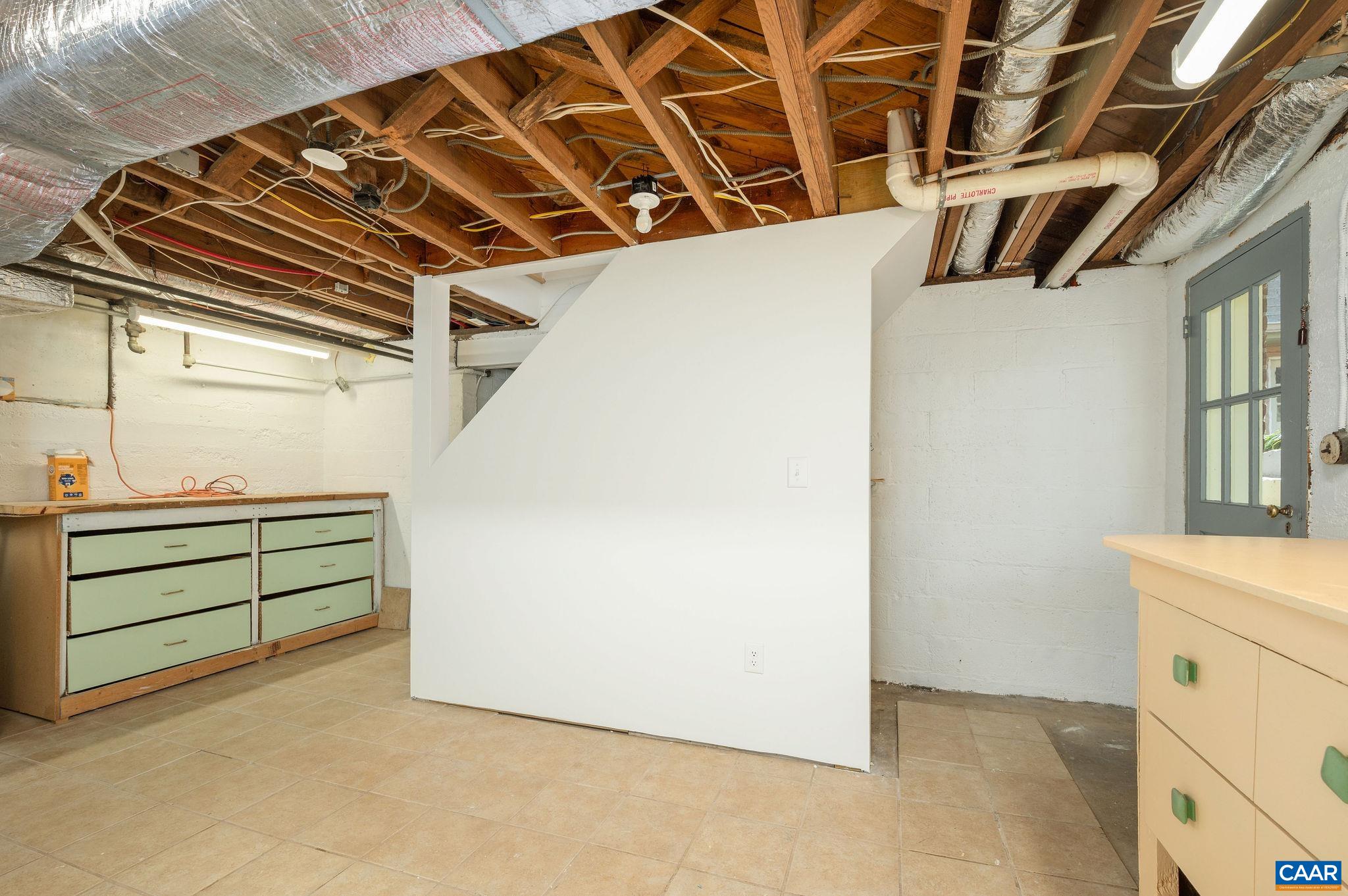 624 DAVIS AVE