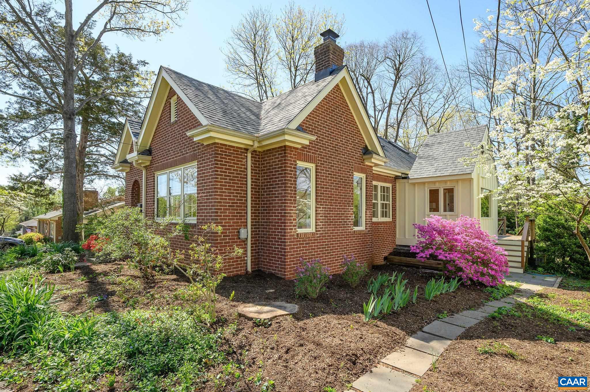 624 DAVIS AVE