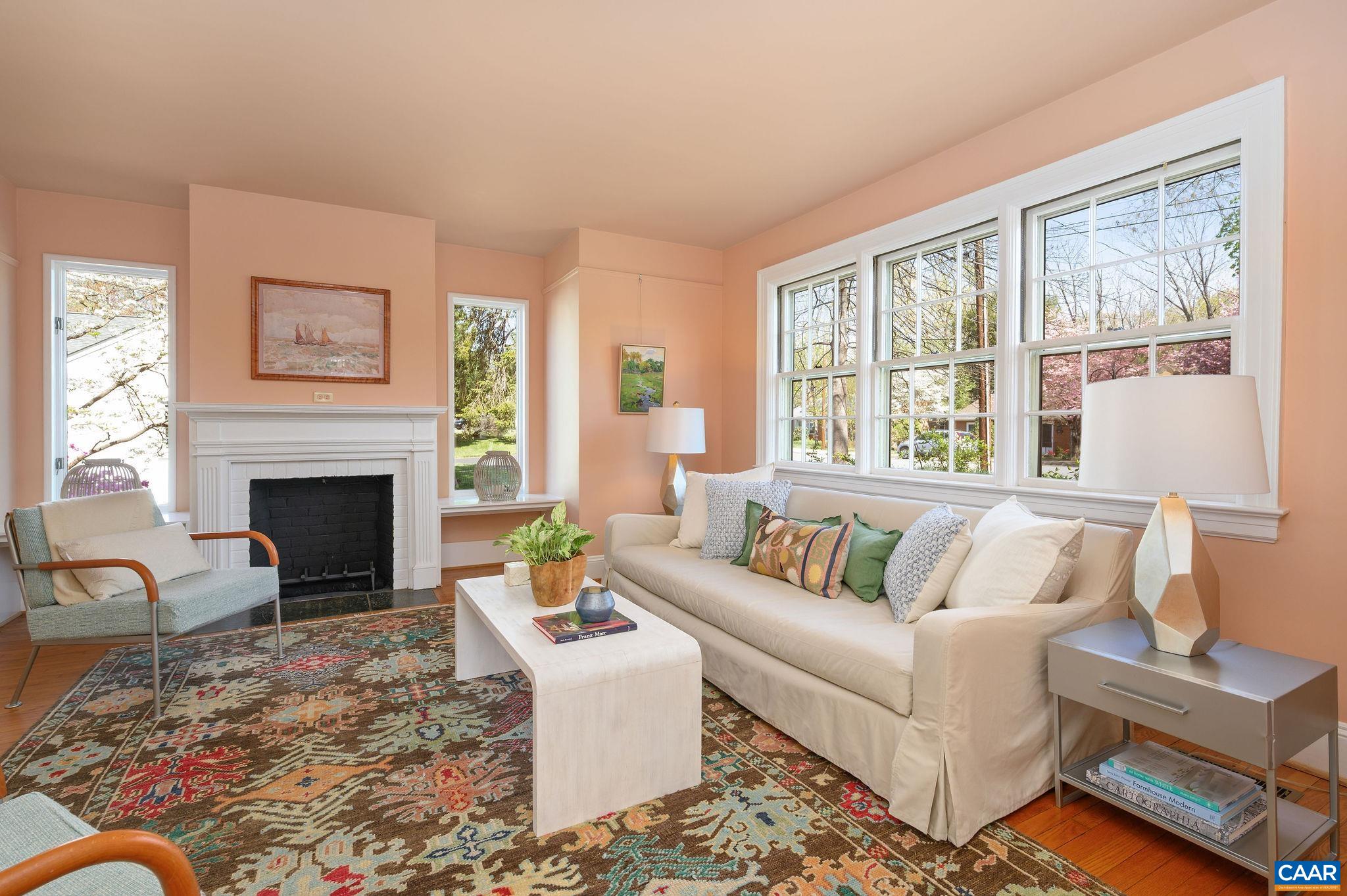 624 DAVIS AVE