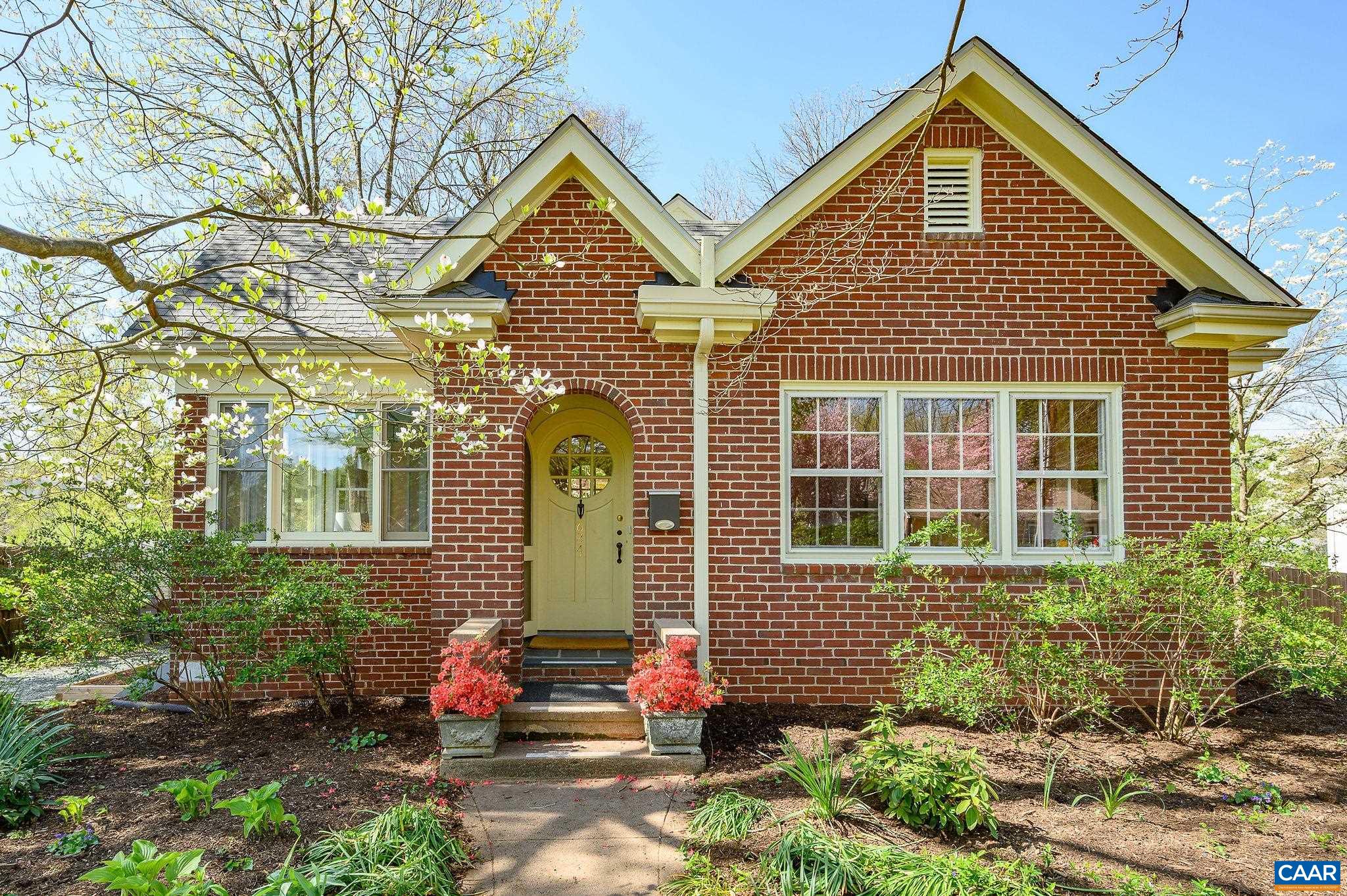 624 DAVIS AVE