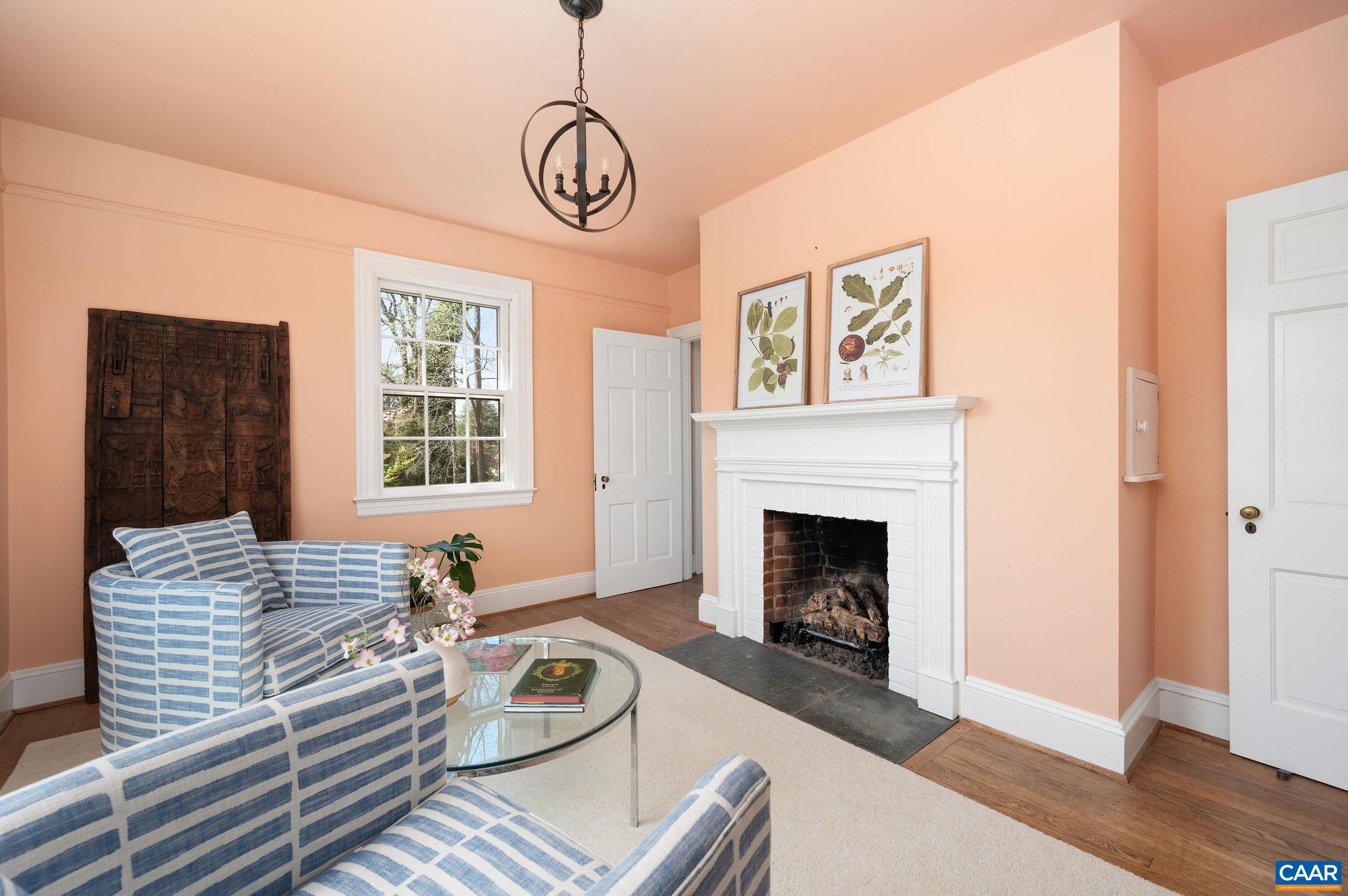 624 DAVIS AVE