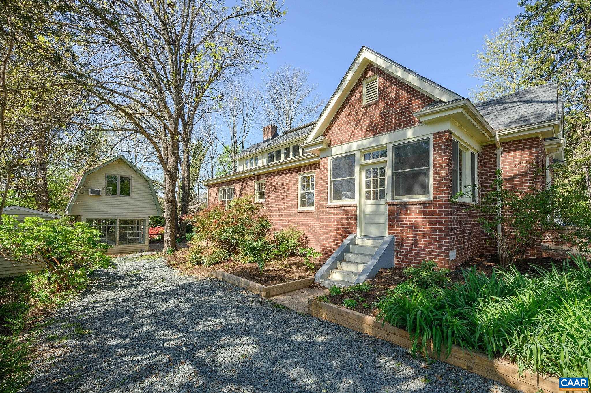 624 DAVIS AVE