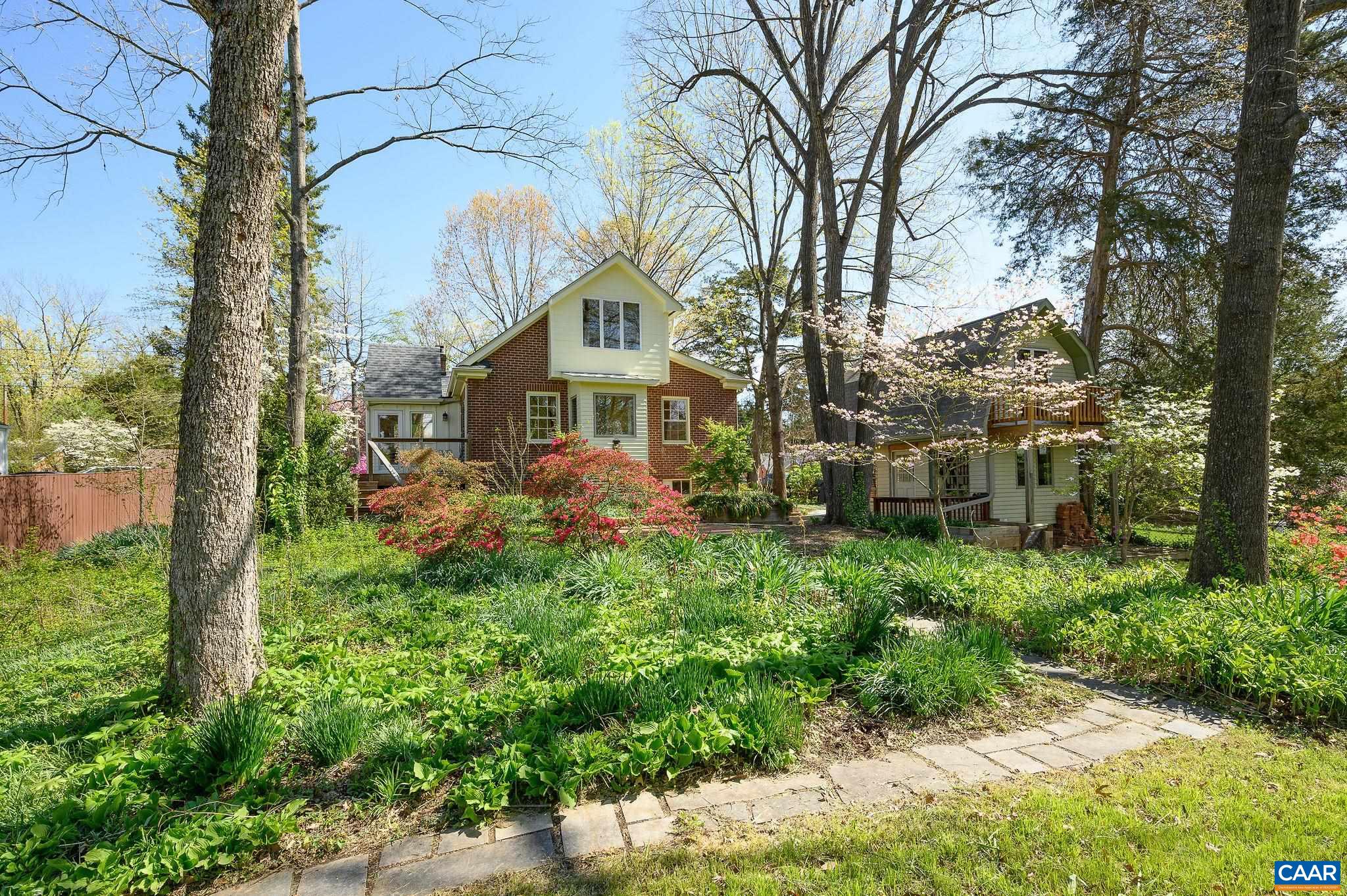 624 DAVIS AVE